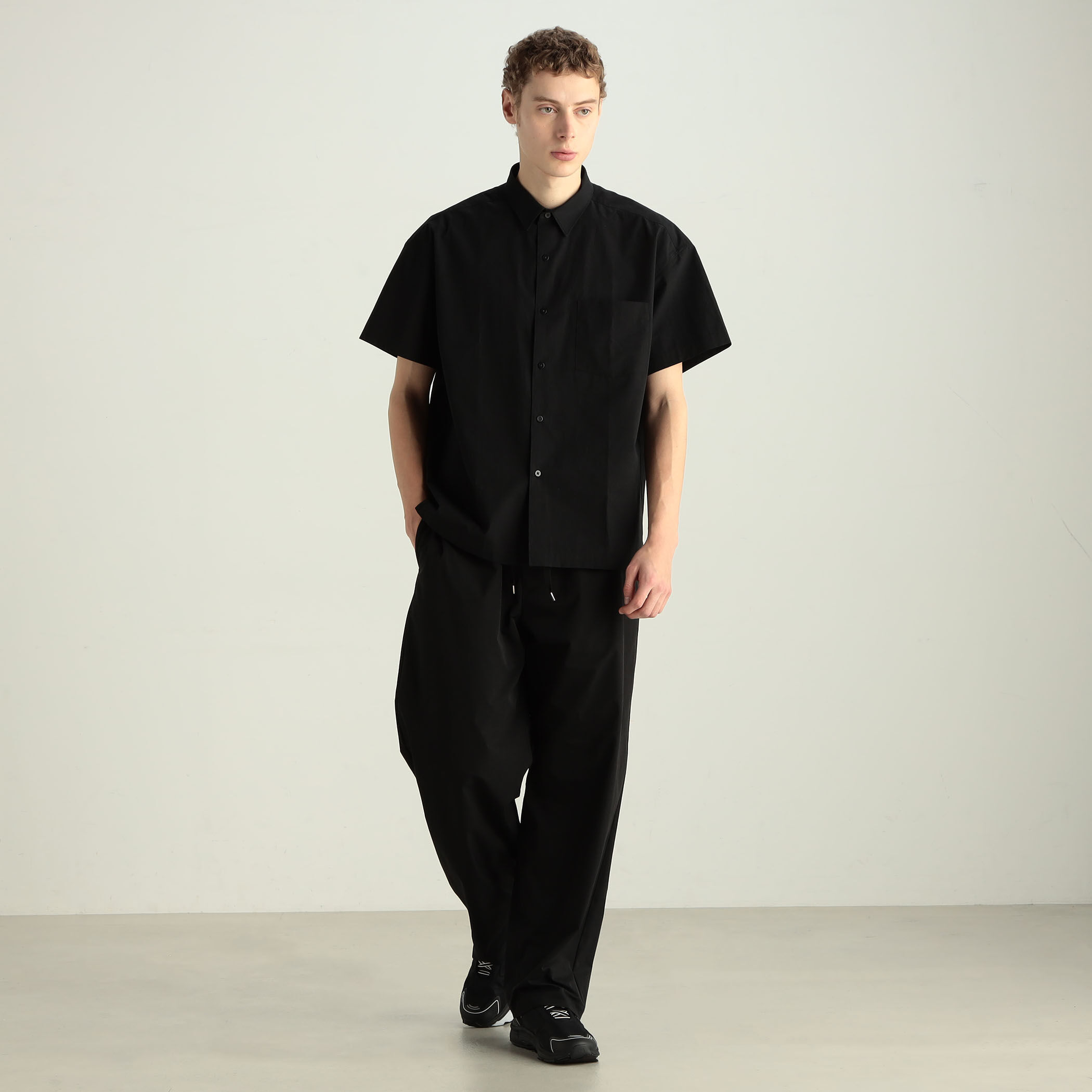 オーガニックタイプライターハーフスリーブシャツ｜トゥモローランド