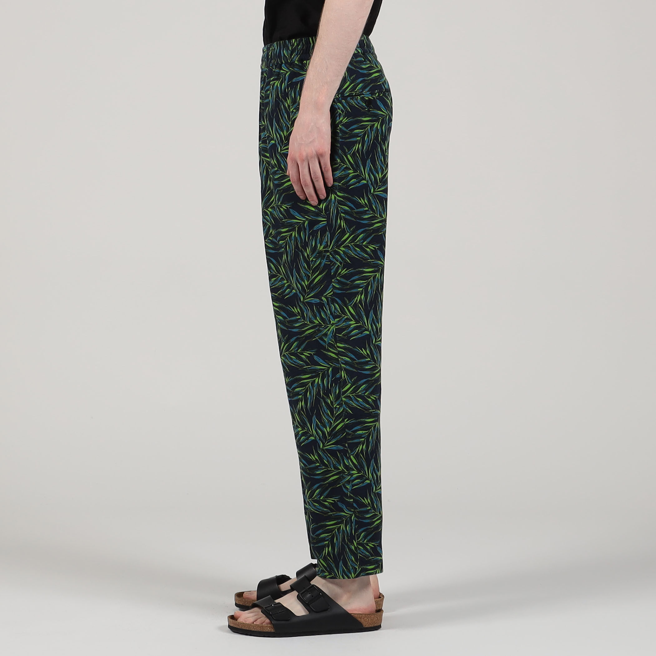 コットン リーフプリント スリムテーパードイージーパンツ