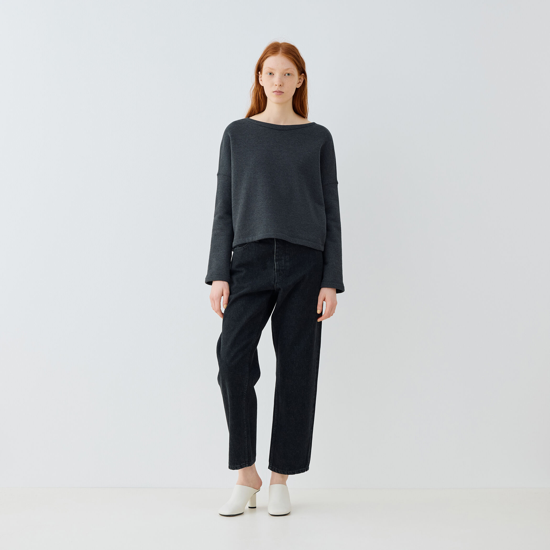 ブラックデニム ストレートパンツ｜トゥモローランド 公式サイト