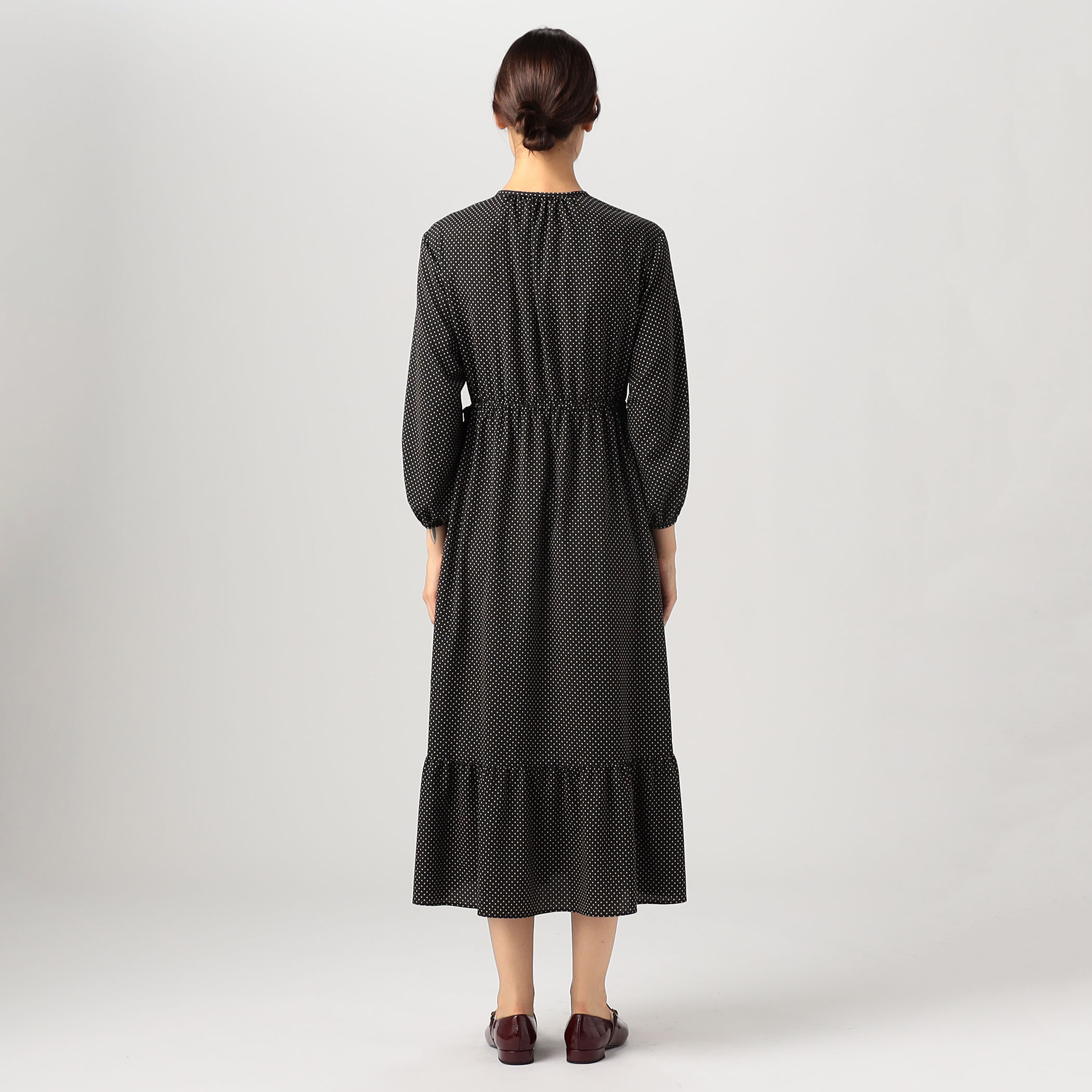 ミニドットプリント ティアードワンピース｜トゥモローランド 公式通販