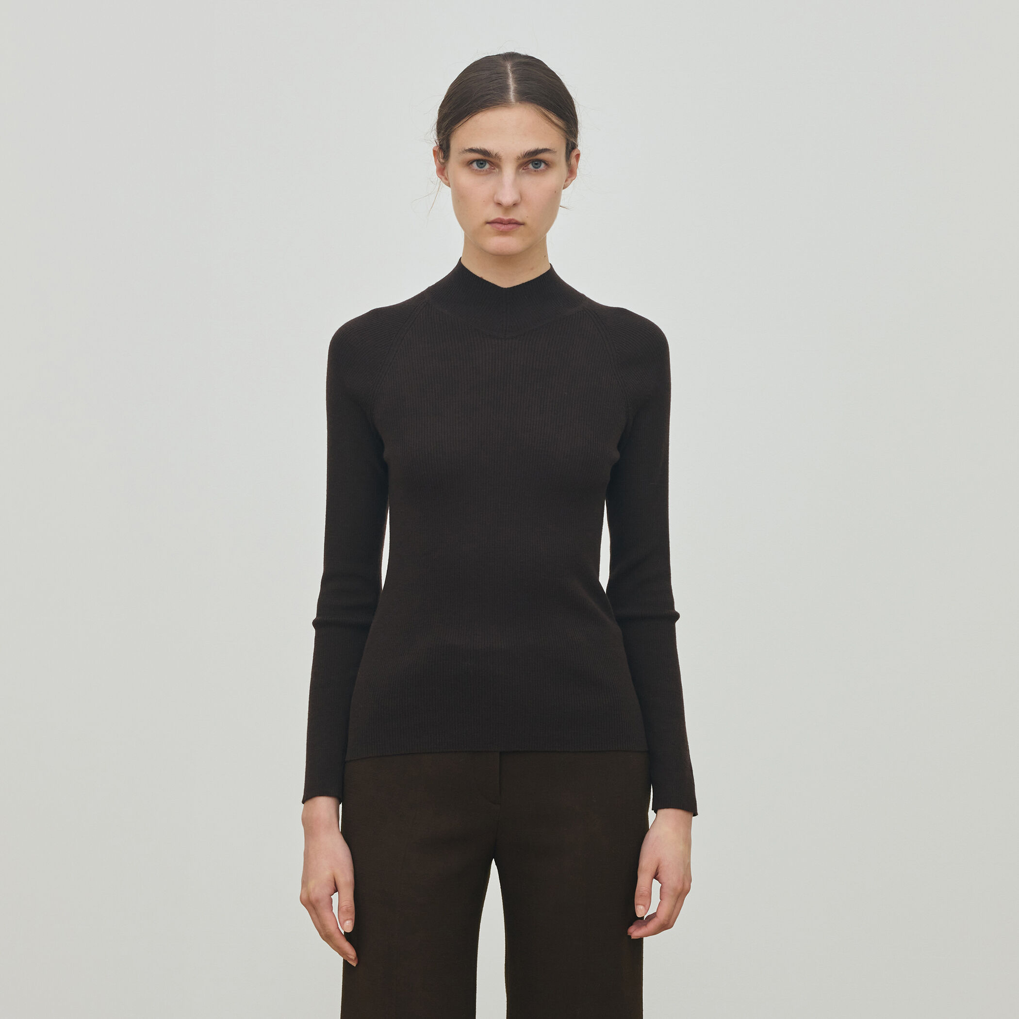 ウーステッドウールファインリブ Vネックプルオーバー