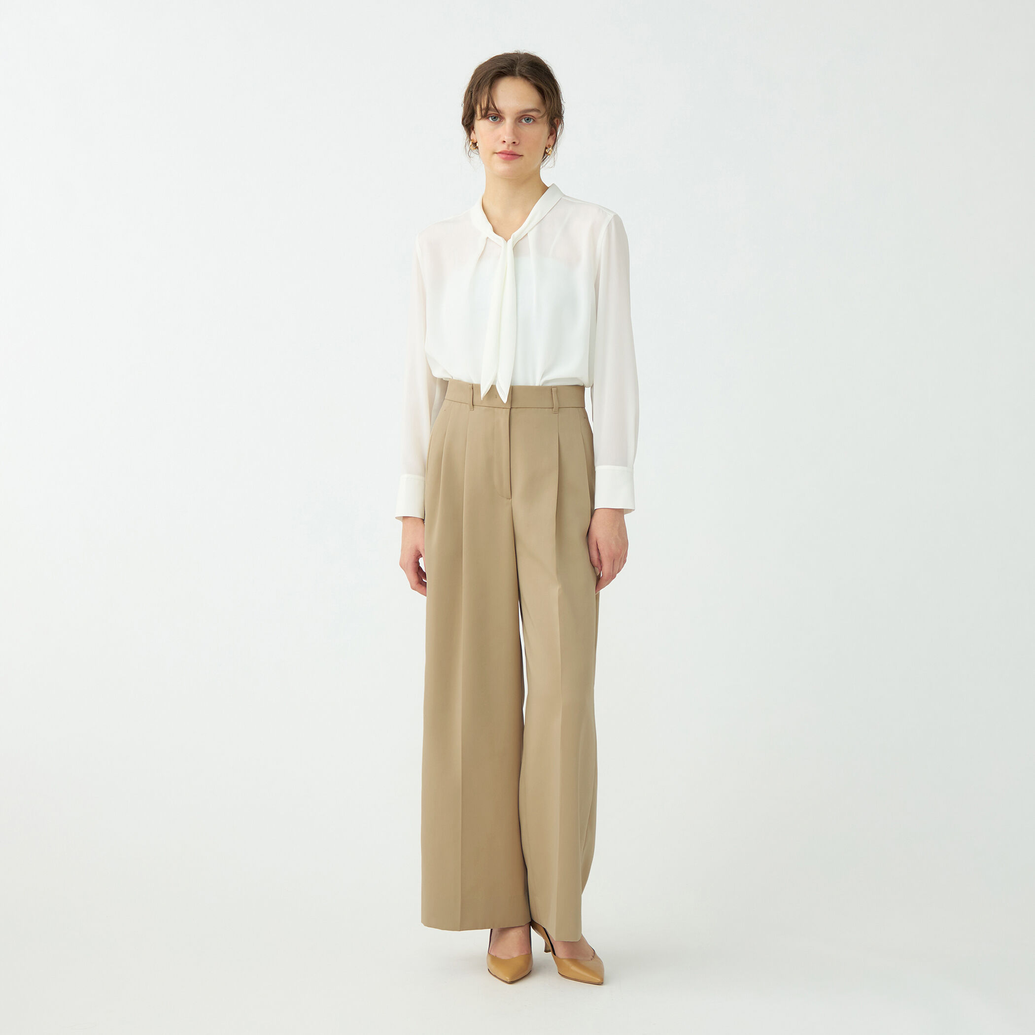 コットンライクサテン 2タックワイドパンツ｜トゥモローランド 公式通販