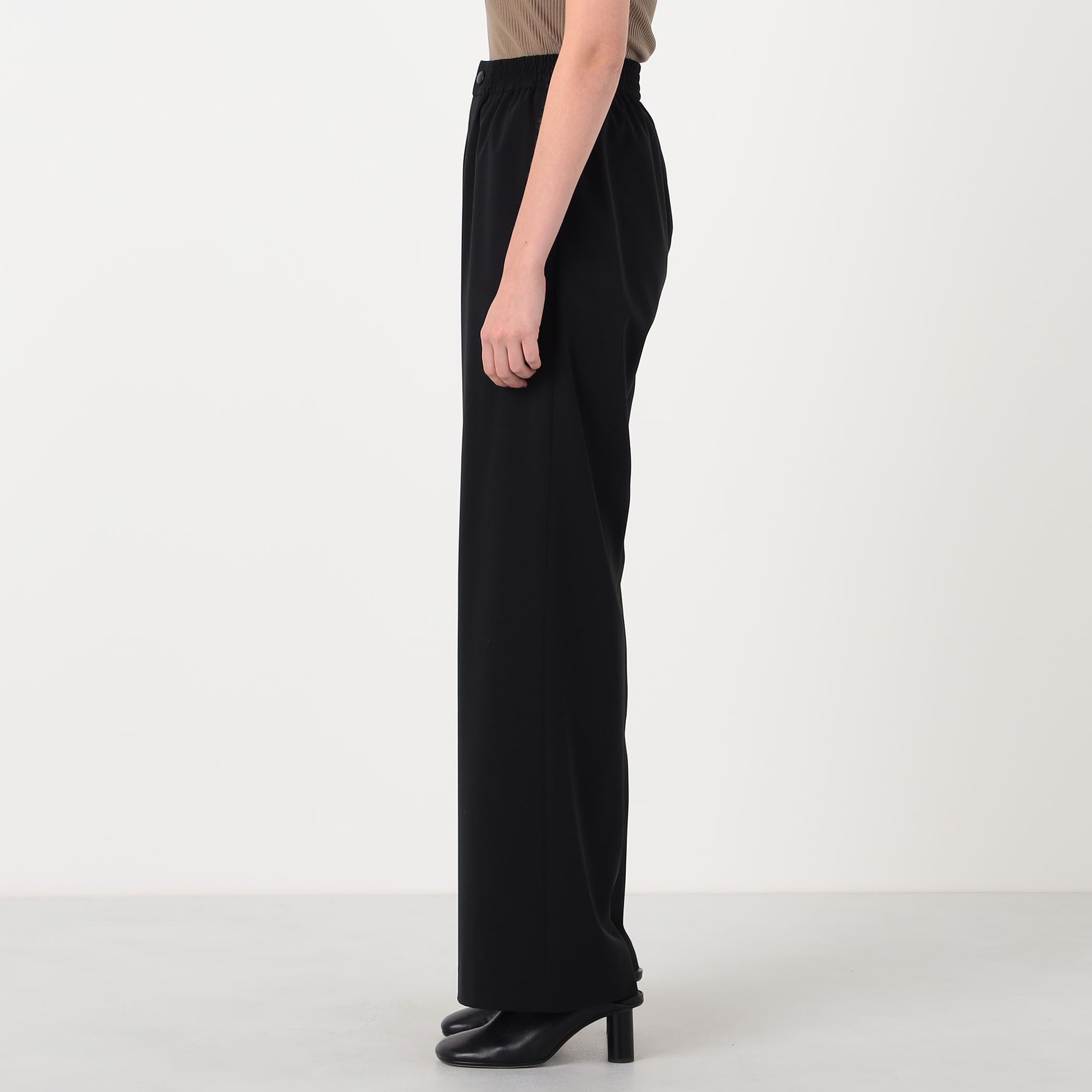 HYKE STRETCH WIDE LEG PANTS｜トゥモローランド 公式サイト