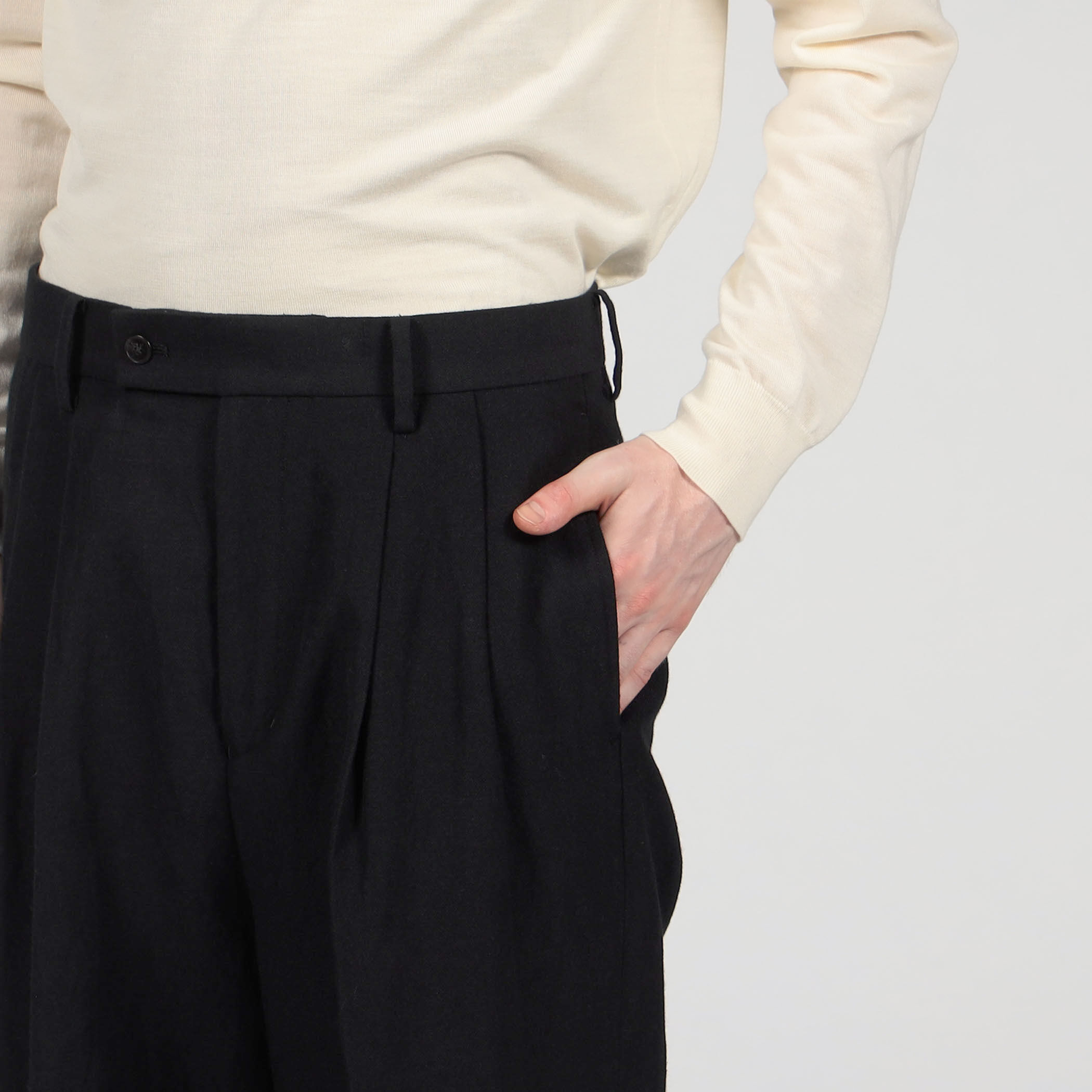 □ウールリネンコットン 2タックワイドストレートパンツ
