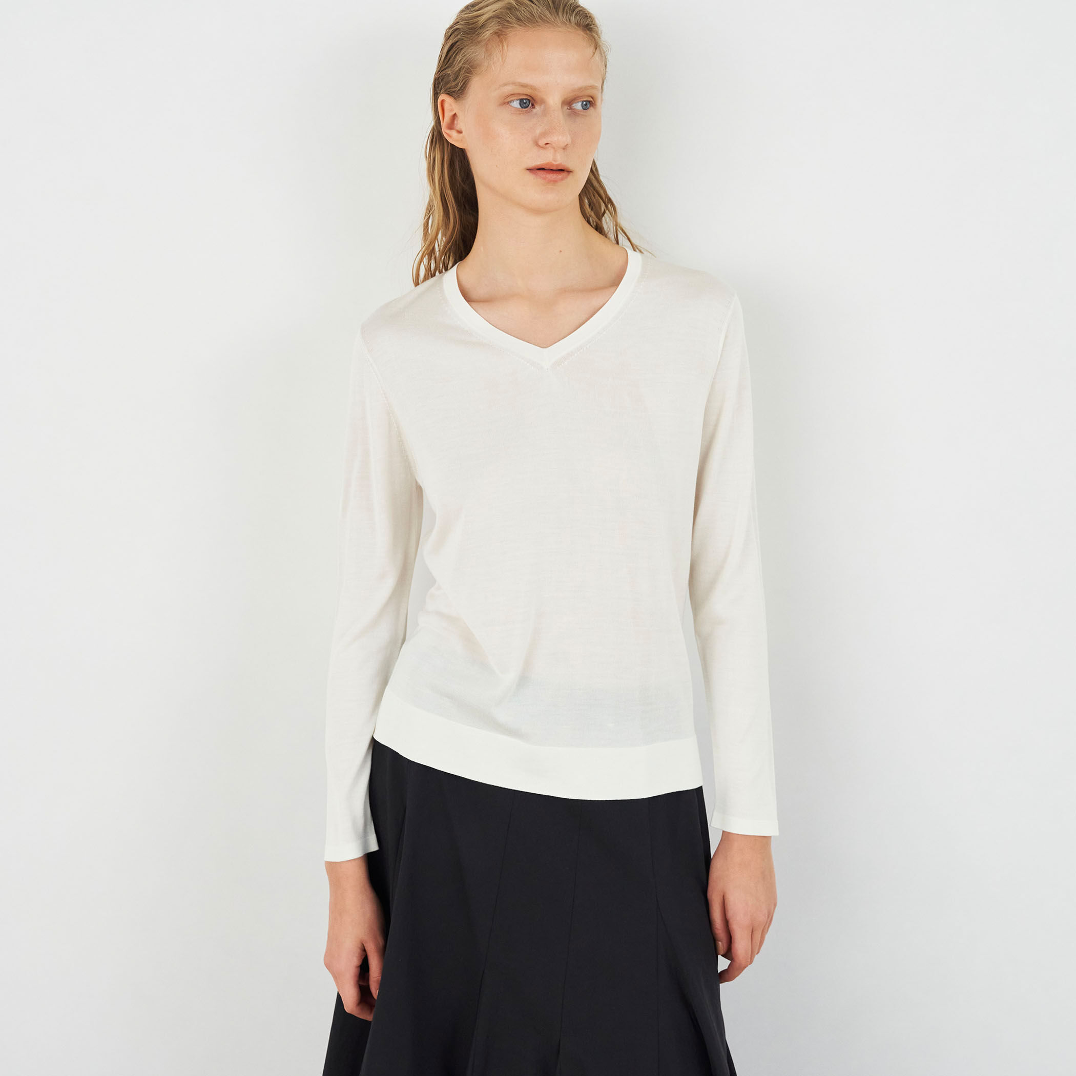 【新品タグ付】 Plage CAMEL WOOL Vネック プルオーバー マットシルク Vネックプルオーバー｜トゥモローランド 公式通販