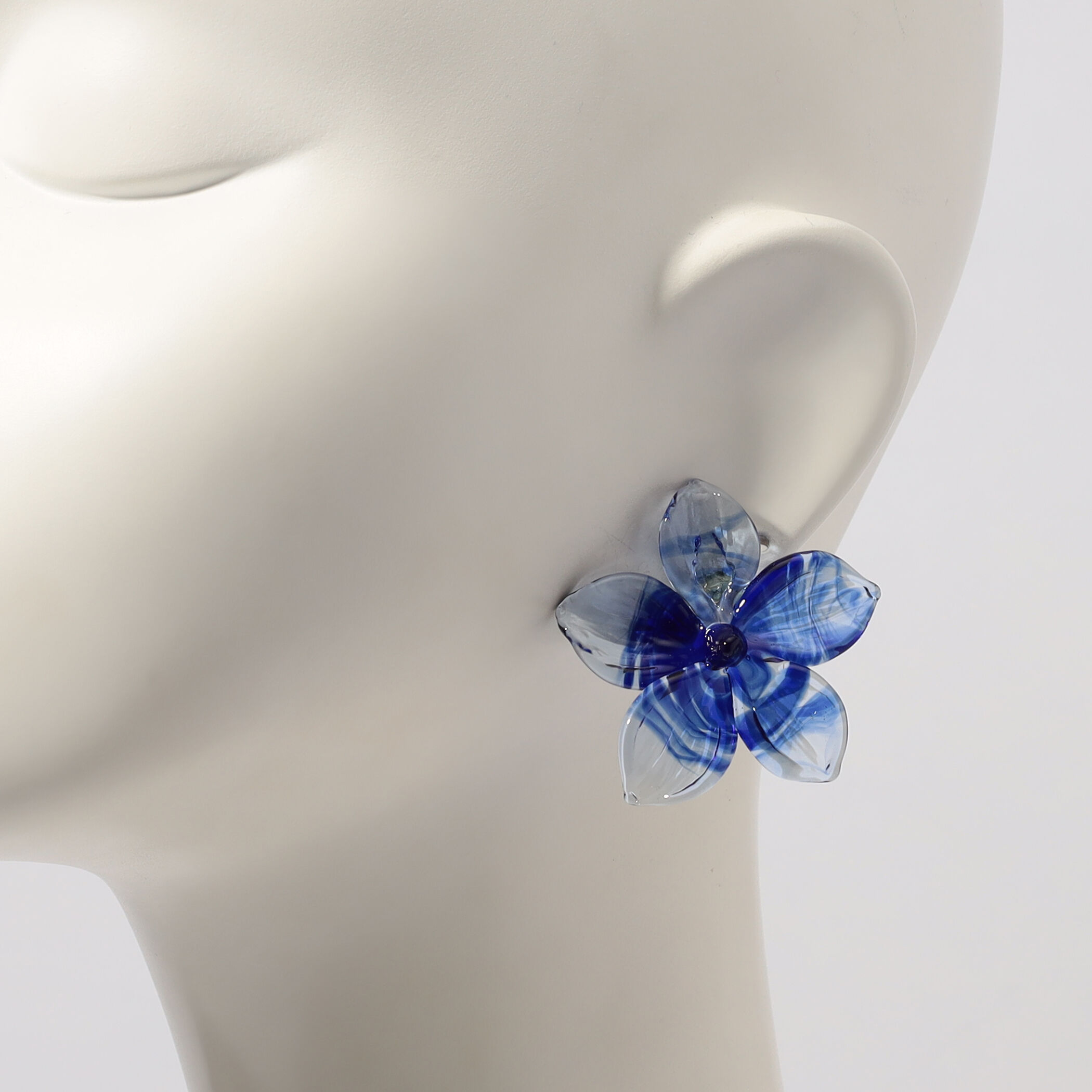 LEVENS JEWELS HIBISCUS SINGLE 片耳ピアス｜トゥモローランド