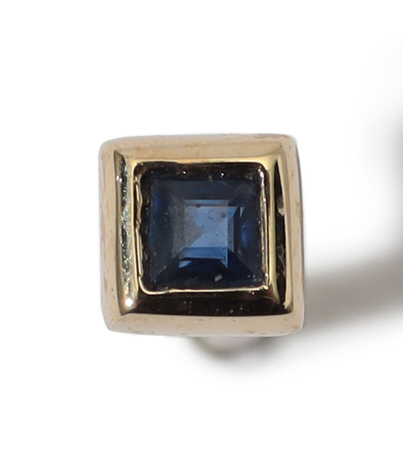 Metier Mini Bezel Set Princess Gemstone Studs 片耳ピアス