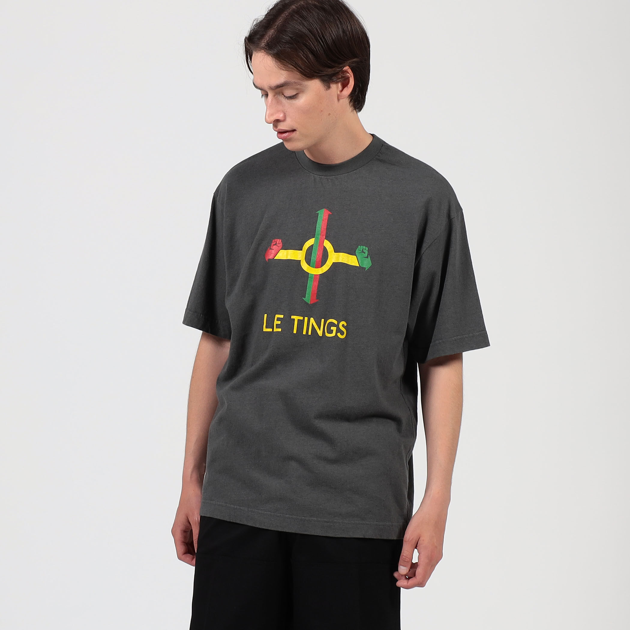 新品未使用　The Tvorogov Brothers　スクリーンプリント BOYS ファングラフィックショートスリーブTシャツ | トミー