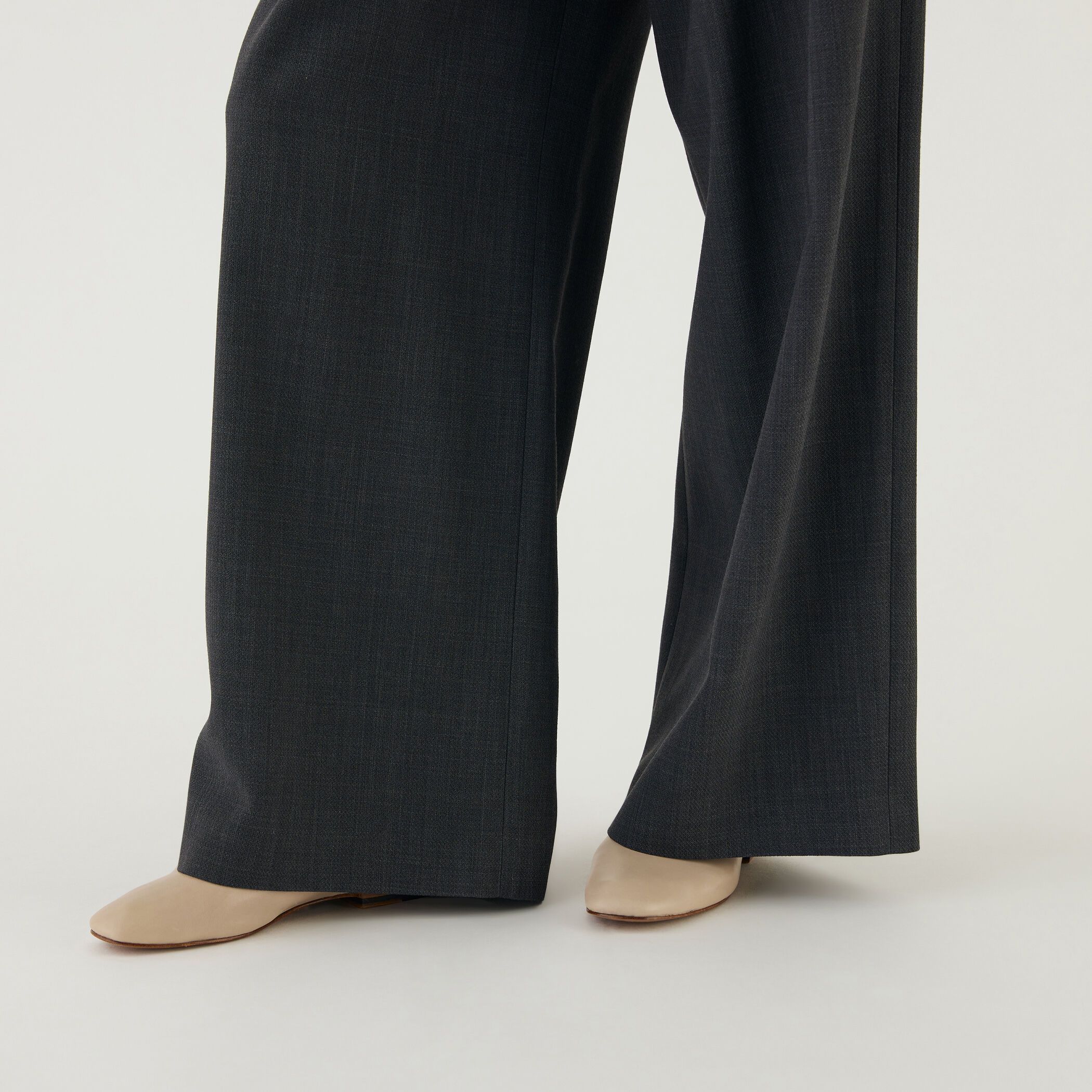 【シニヨン】新品 フロントタックパンツ レーヨン混紡ブラックFシンプル フロントタック入ワイドパンツ 通販【ニッセン】