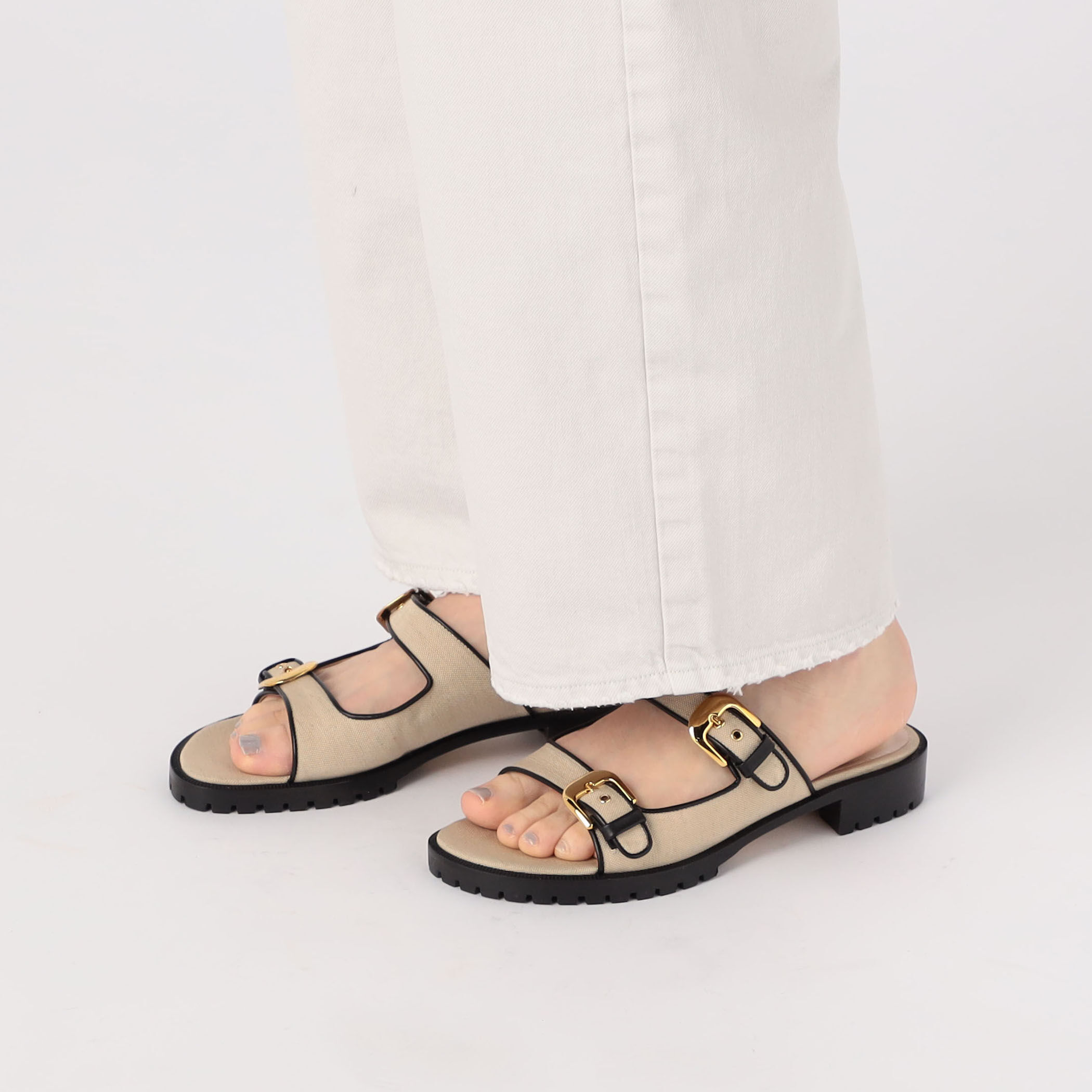 マノロブラニク ILUNA 押し付ける ジュエルバックル イルナ