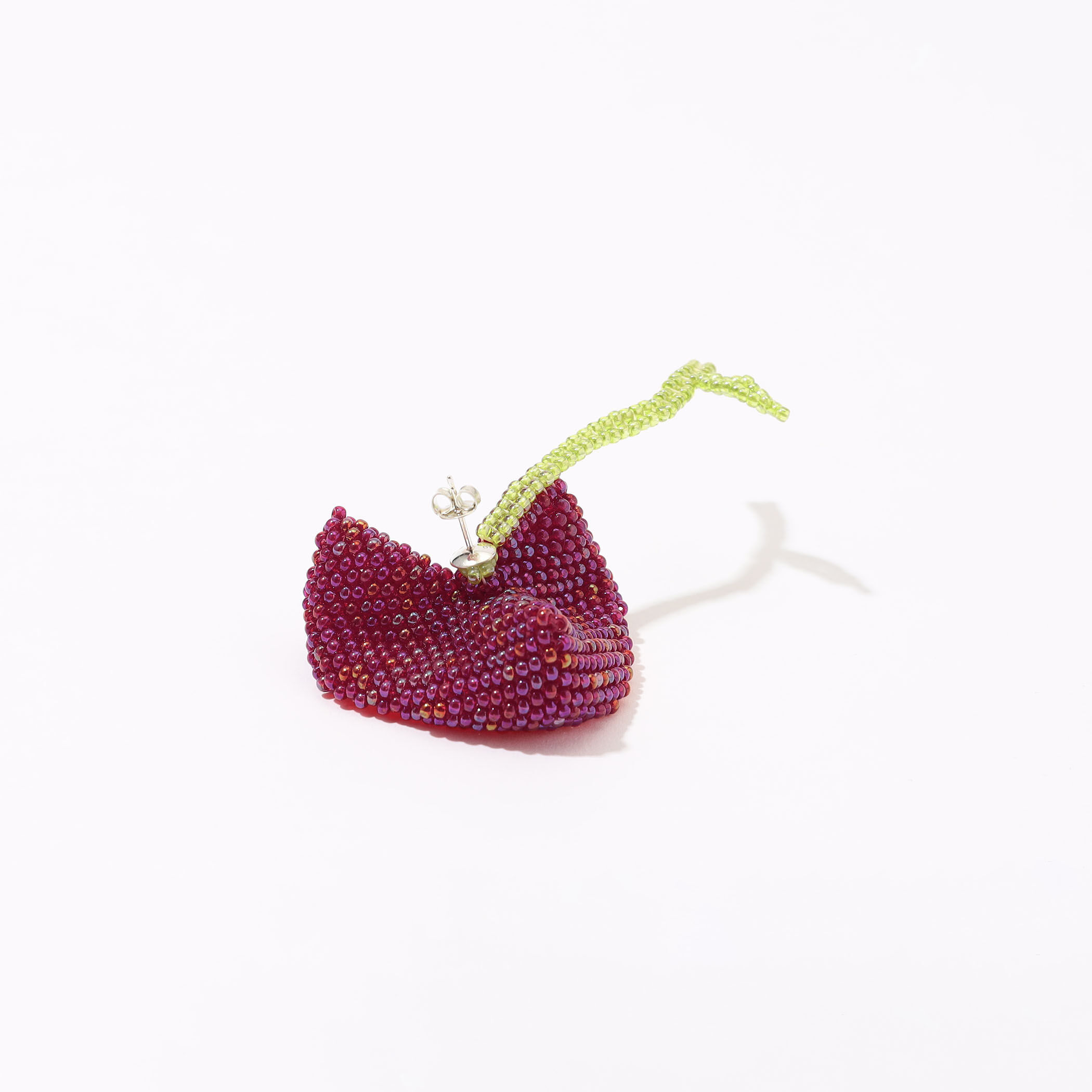 Pura Utz BIG POPPY EAR STICK 片耳ピアス｜トゥモローランド 公式サイト