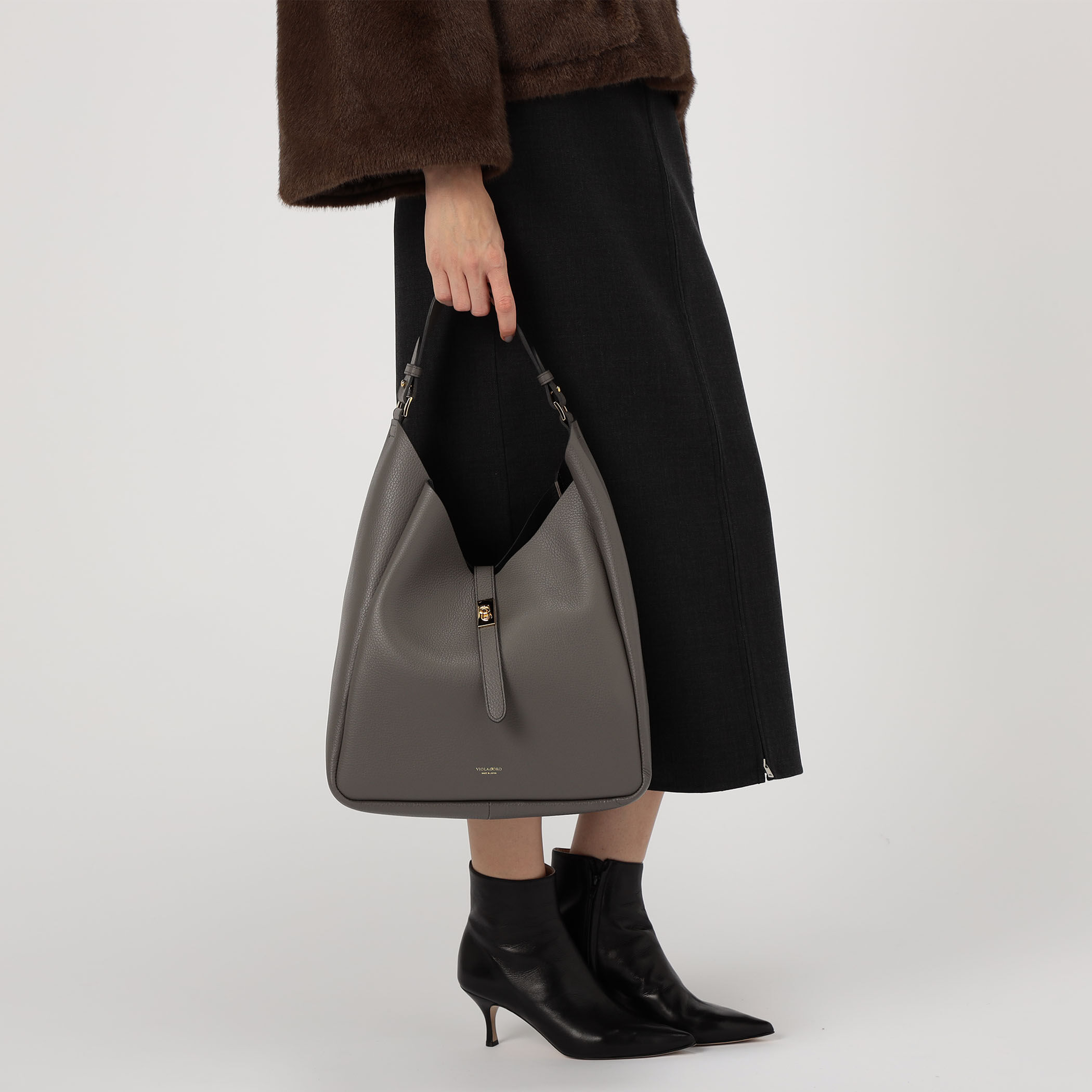 完売品✨ ヴィオラドーロ トゥモローランド レザー　2wayショルダーバッグ ヴィオラドーロのイタリアンWフェイス2wayショルダーバッグ