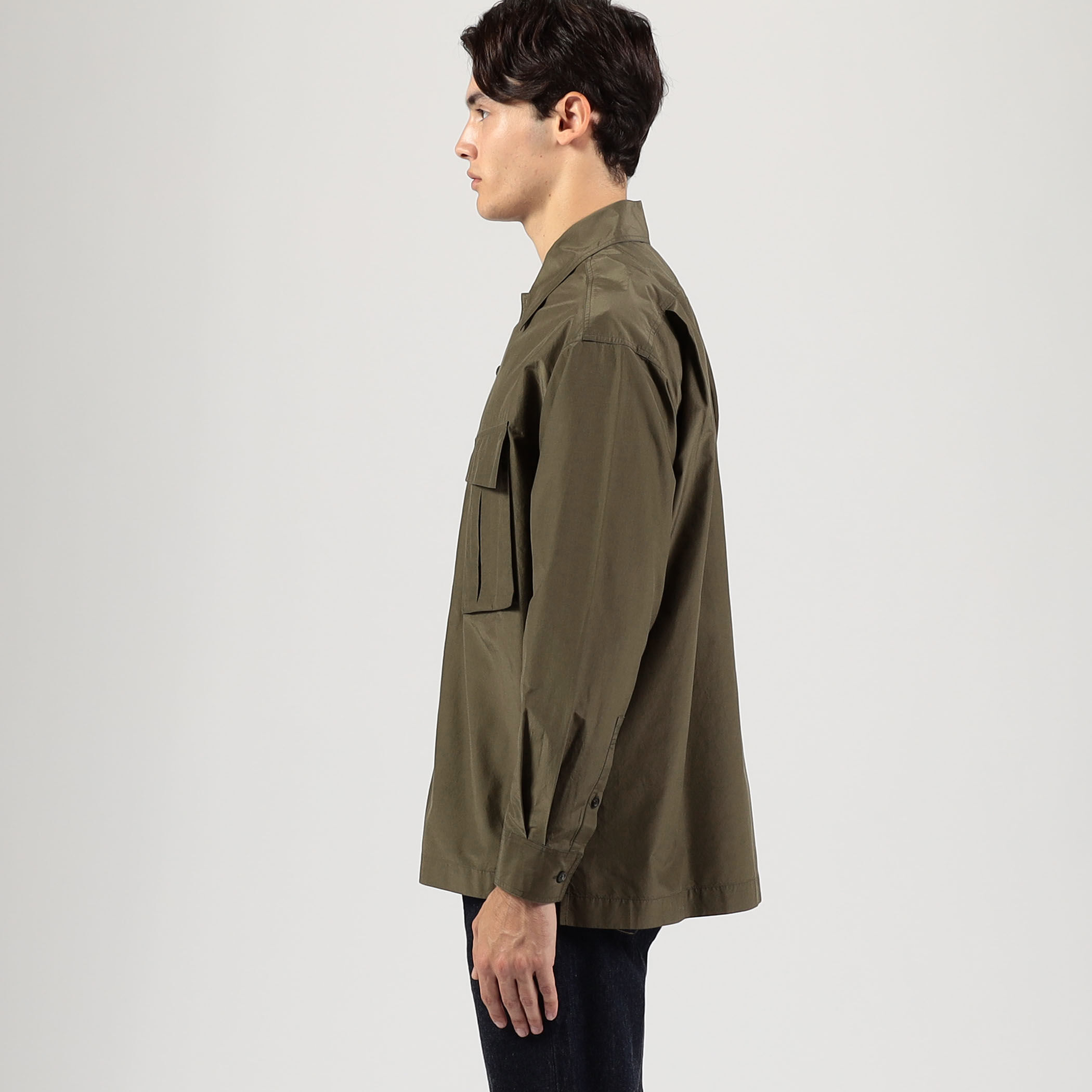 □コットンシルク ダブルポケット シャツブルゾン｜トゥモローランド