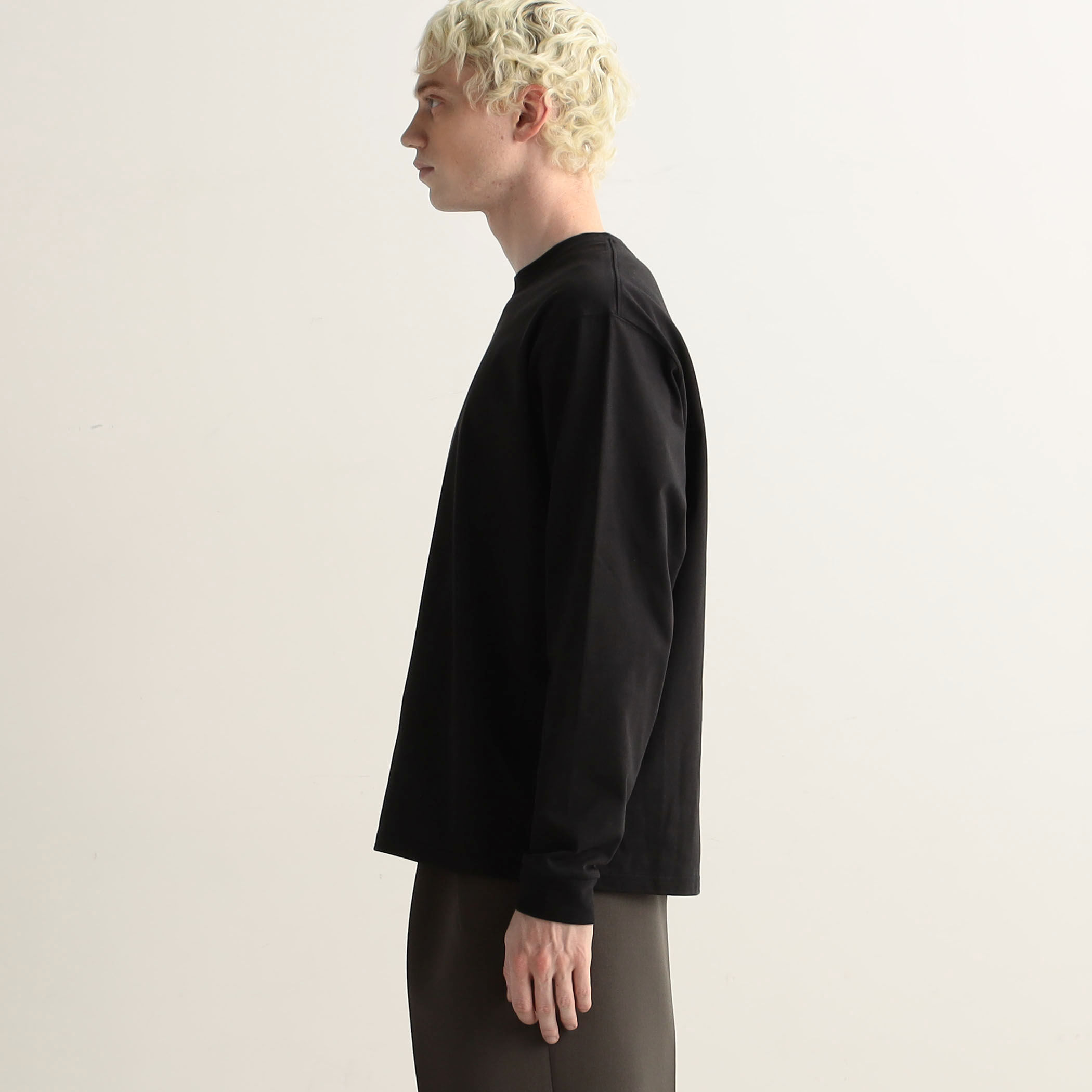 コットンクルーネック ロングスリーブTシャツ｜トゥモローランド