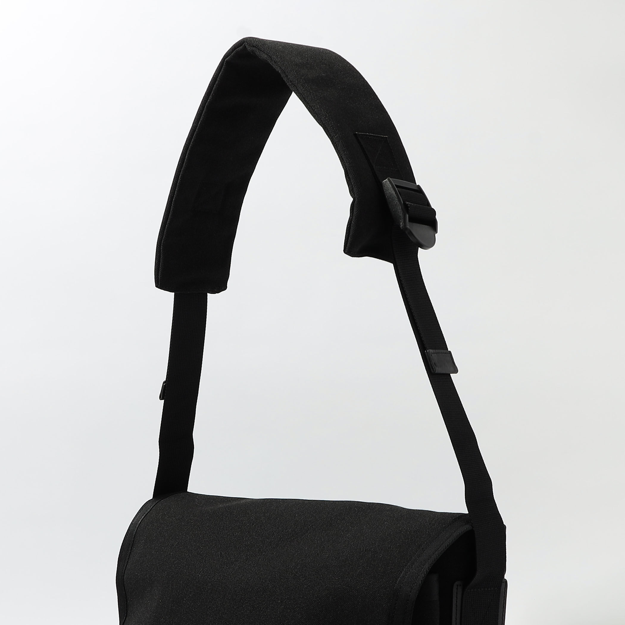 Hender Scheme Messenger Bag small｜トゥモローランド 公式通販