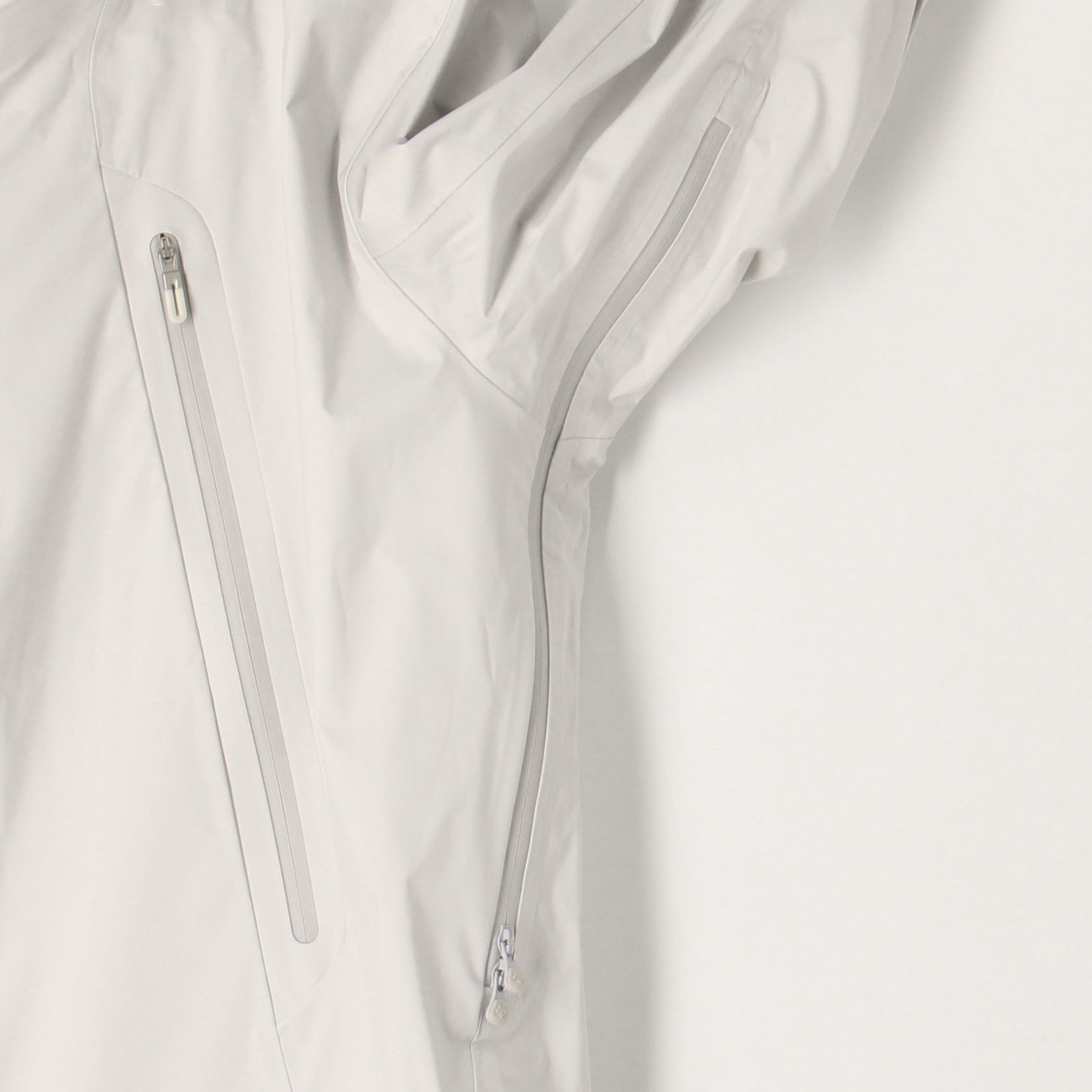 別注】DESCENTE ALLTERRAIN CREAS HARD SHELL JACKET｜トゥモローランド 公式通販