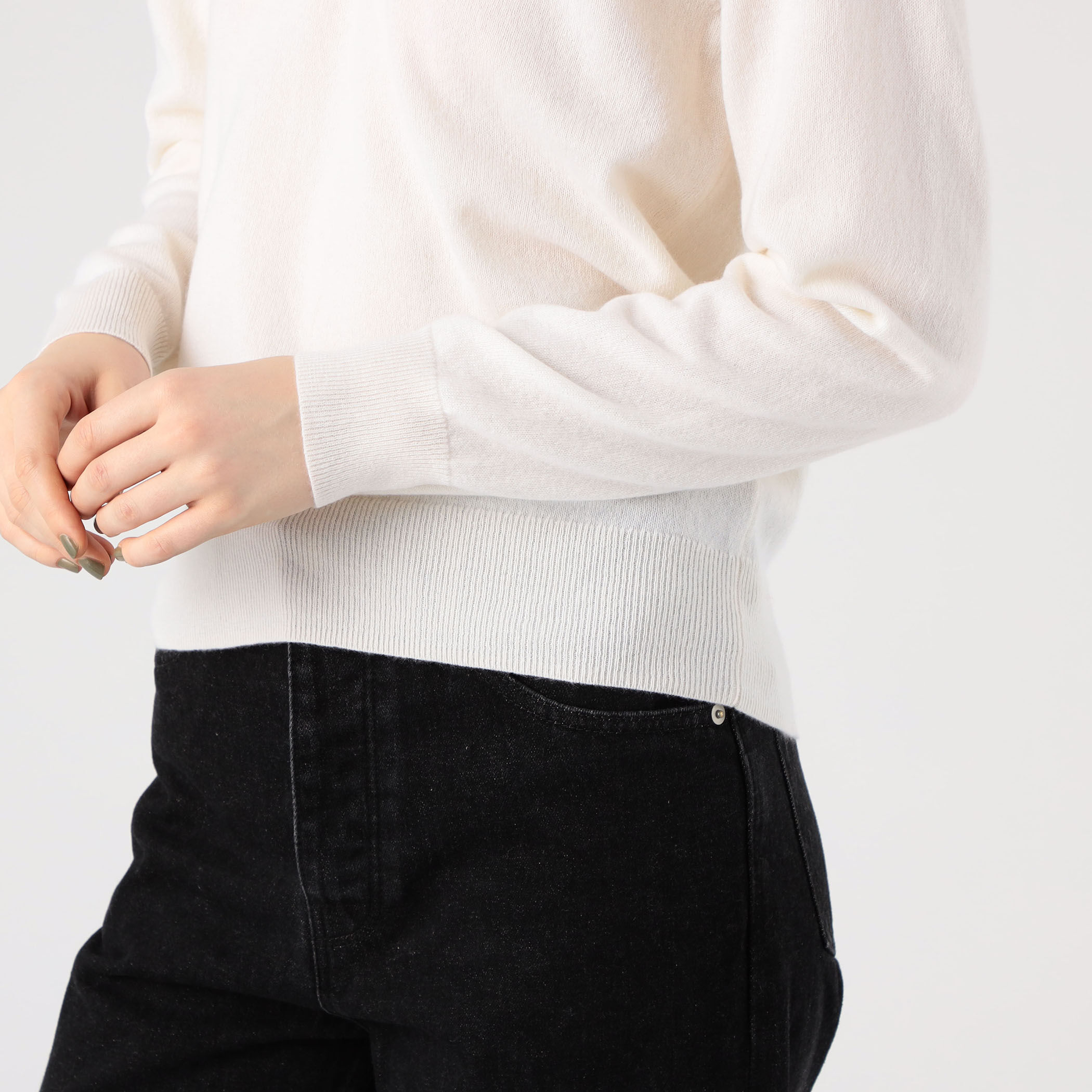 スコットランドカシミヤ Vネックニット｜トゥモローランド 公式通販