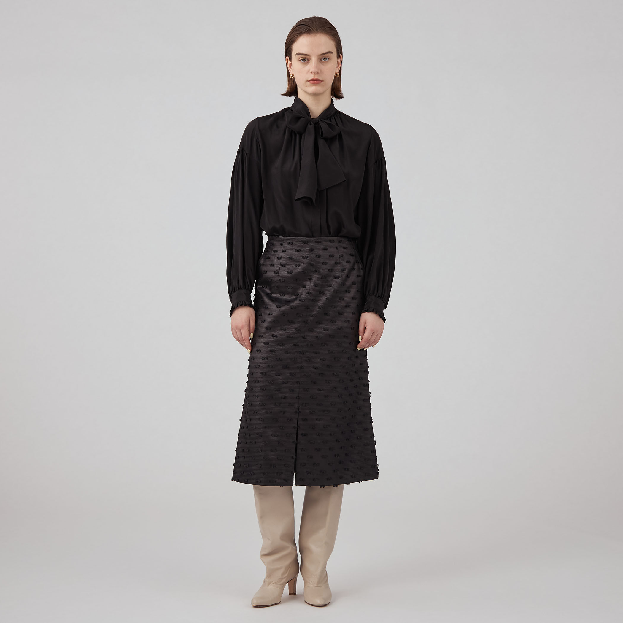 □Cherie ボウタイブラウス｜トゥモローランド 公式通販