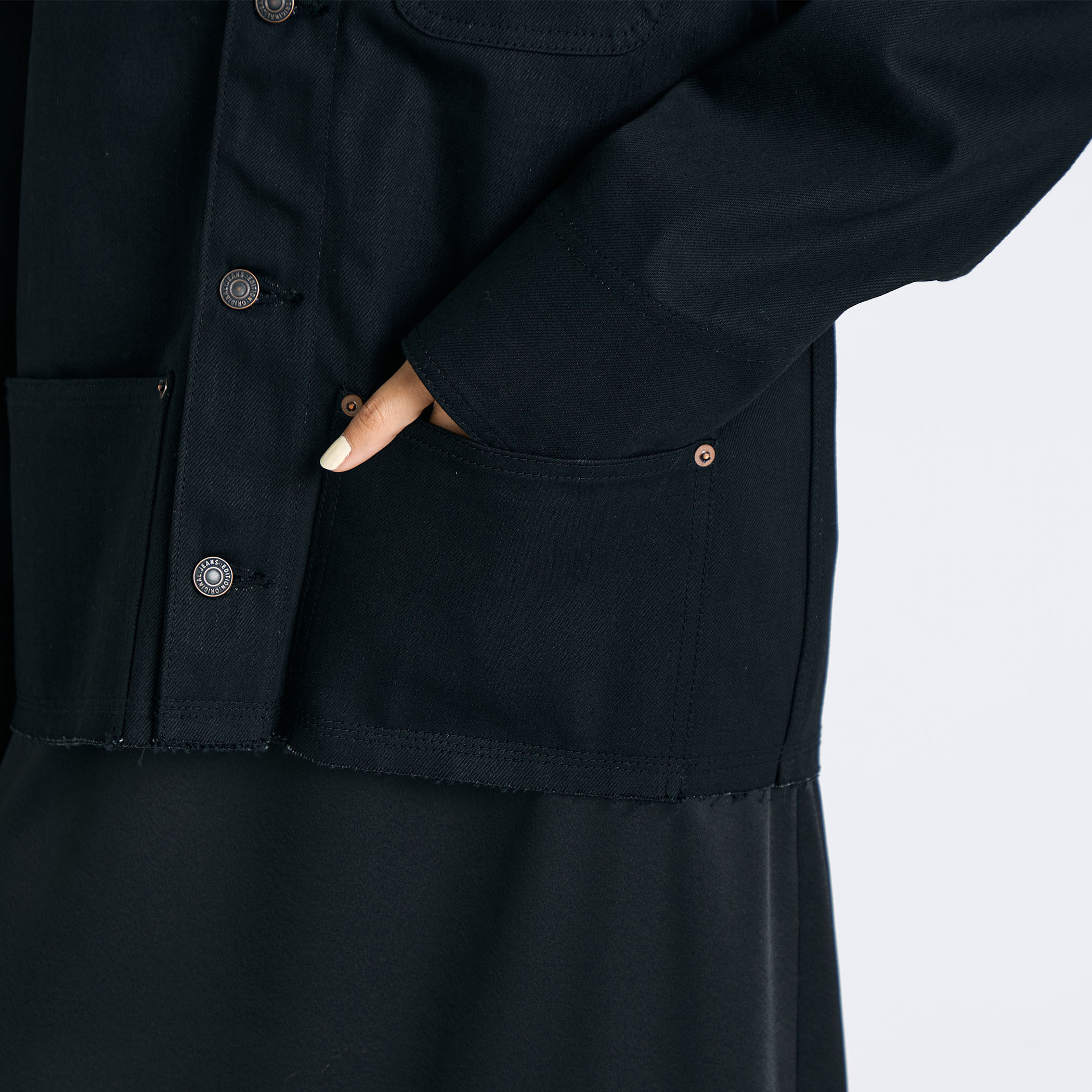 カットオフ ブラックデニム カバーオール｜トゥモローランド 公式通販