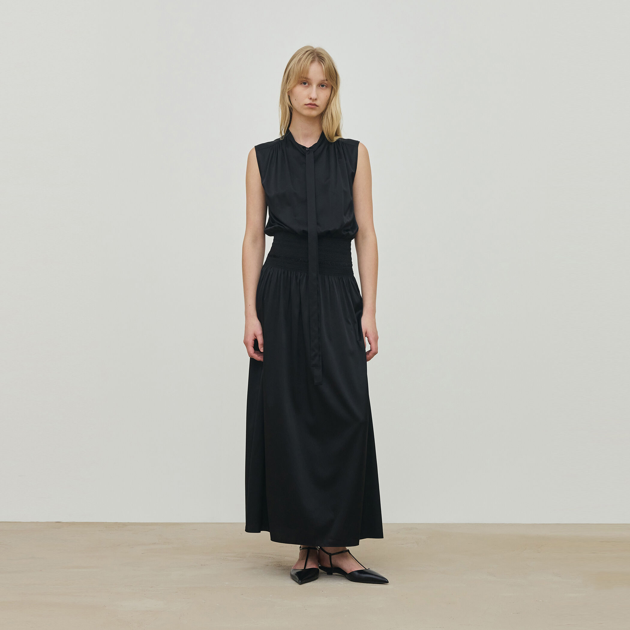 【Saint Laurent】シルクモスリンク スモッキングドレス 直営店 ラッフルドレス（シルククレープ モスリン） | Saint Laurent