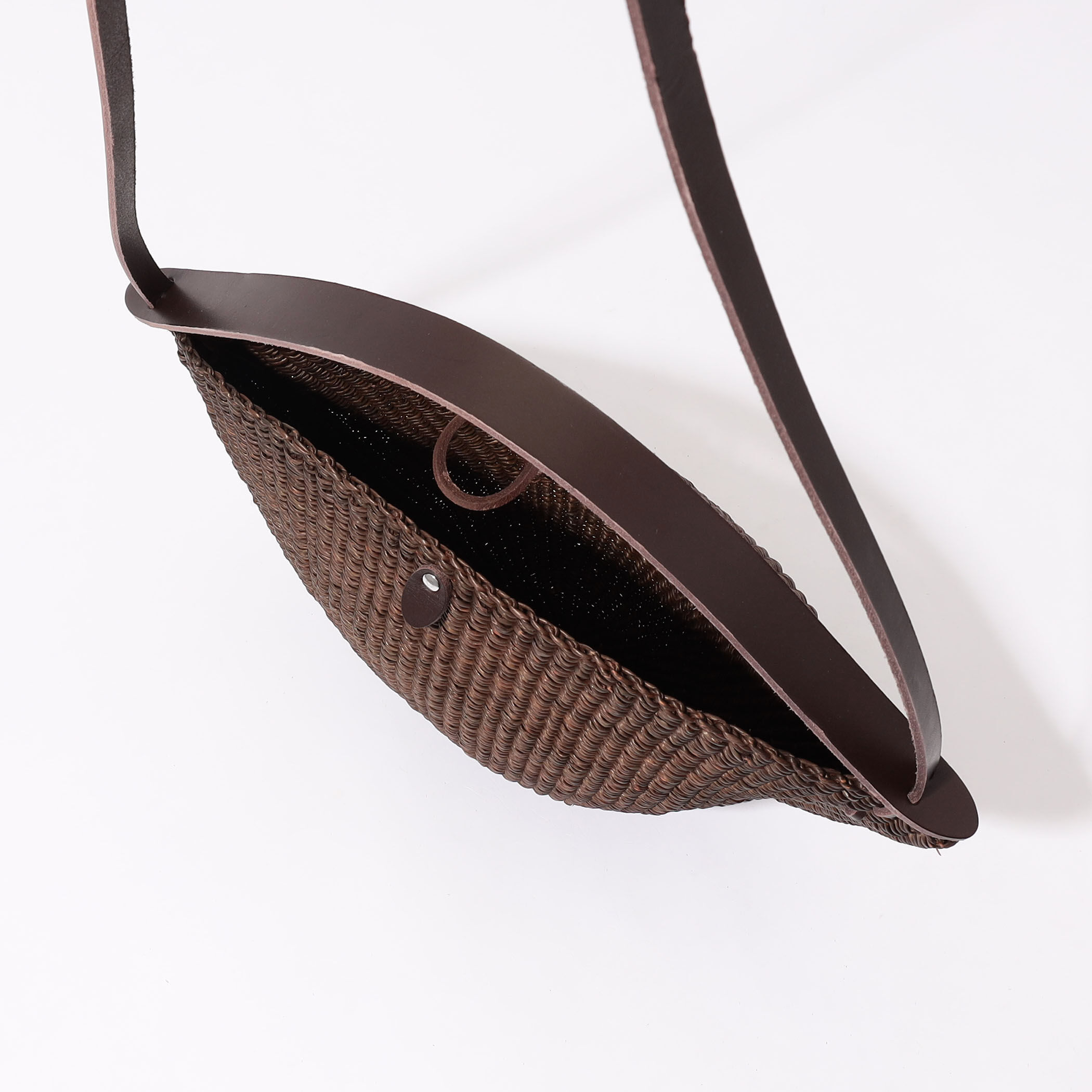 INES BRESSAND MEDIUM WALNUT ショルダーバッグ｜トゥモローランド