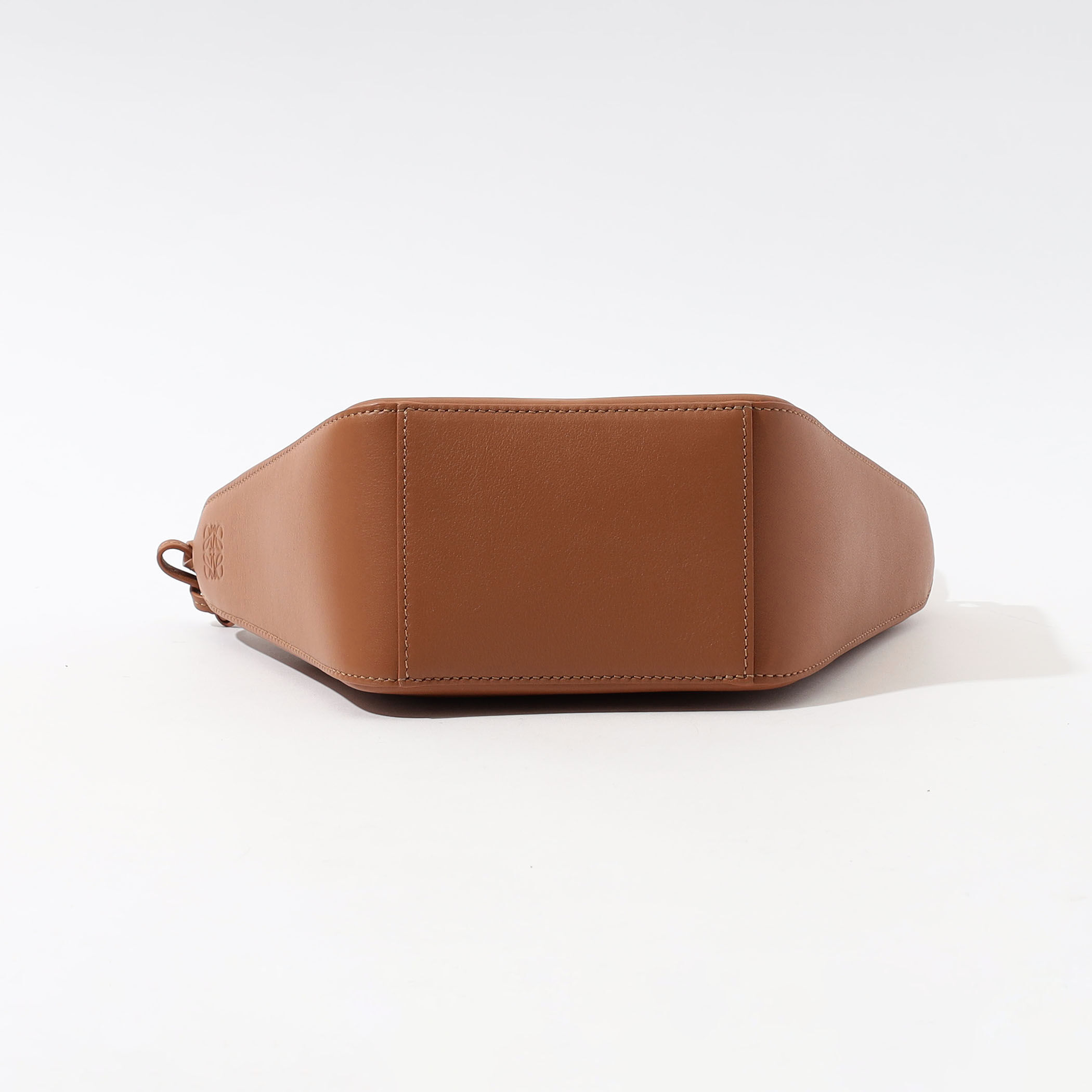 LOEWE HAMMOCK HOBO MINI｜トゥモローランド 公式サイト