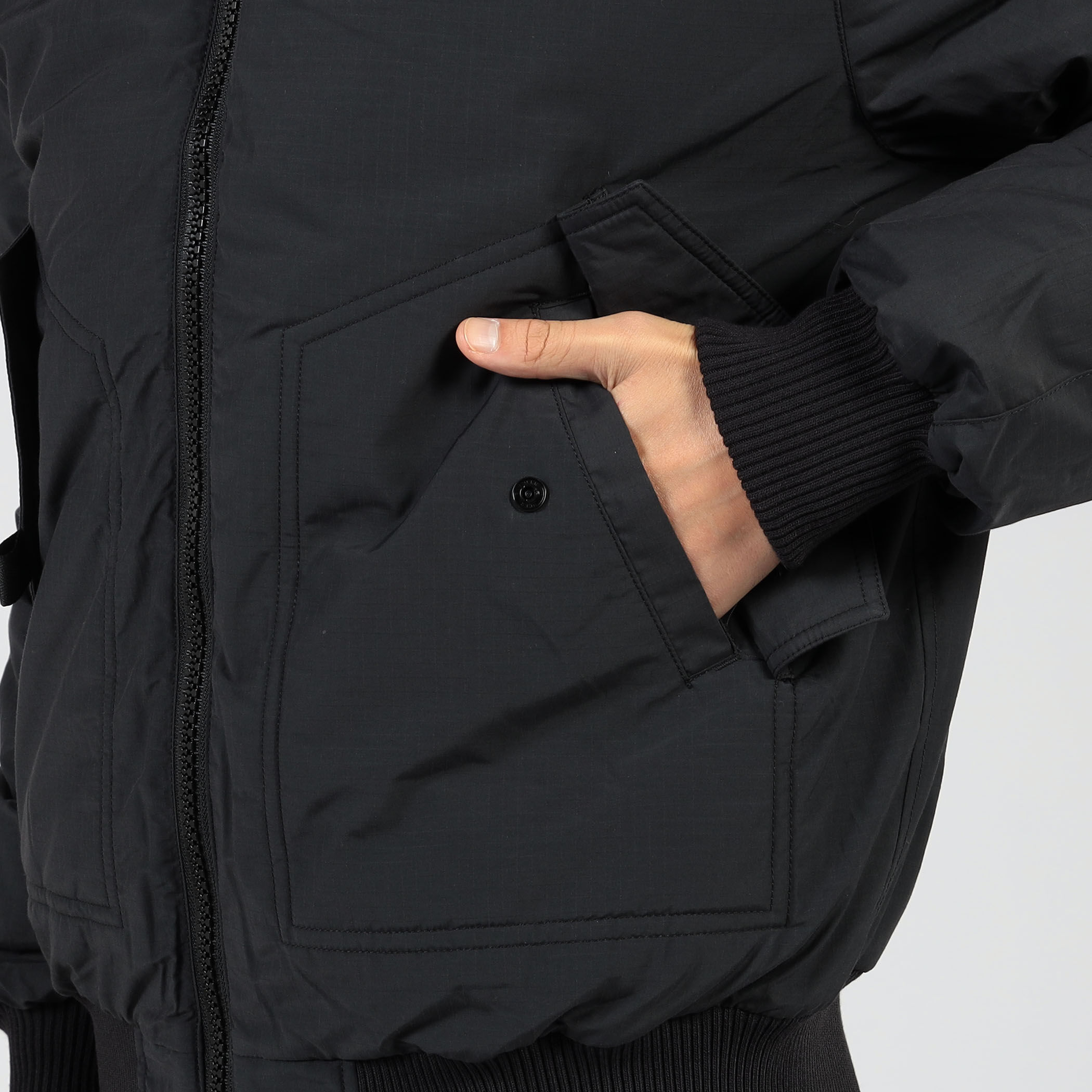 CANADA GOOSE Frasier Bomber コットンナイロン ダウンブルゾン CANADA GOOSE Frasier Bomber コットンナイロン ダウンブルゾン