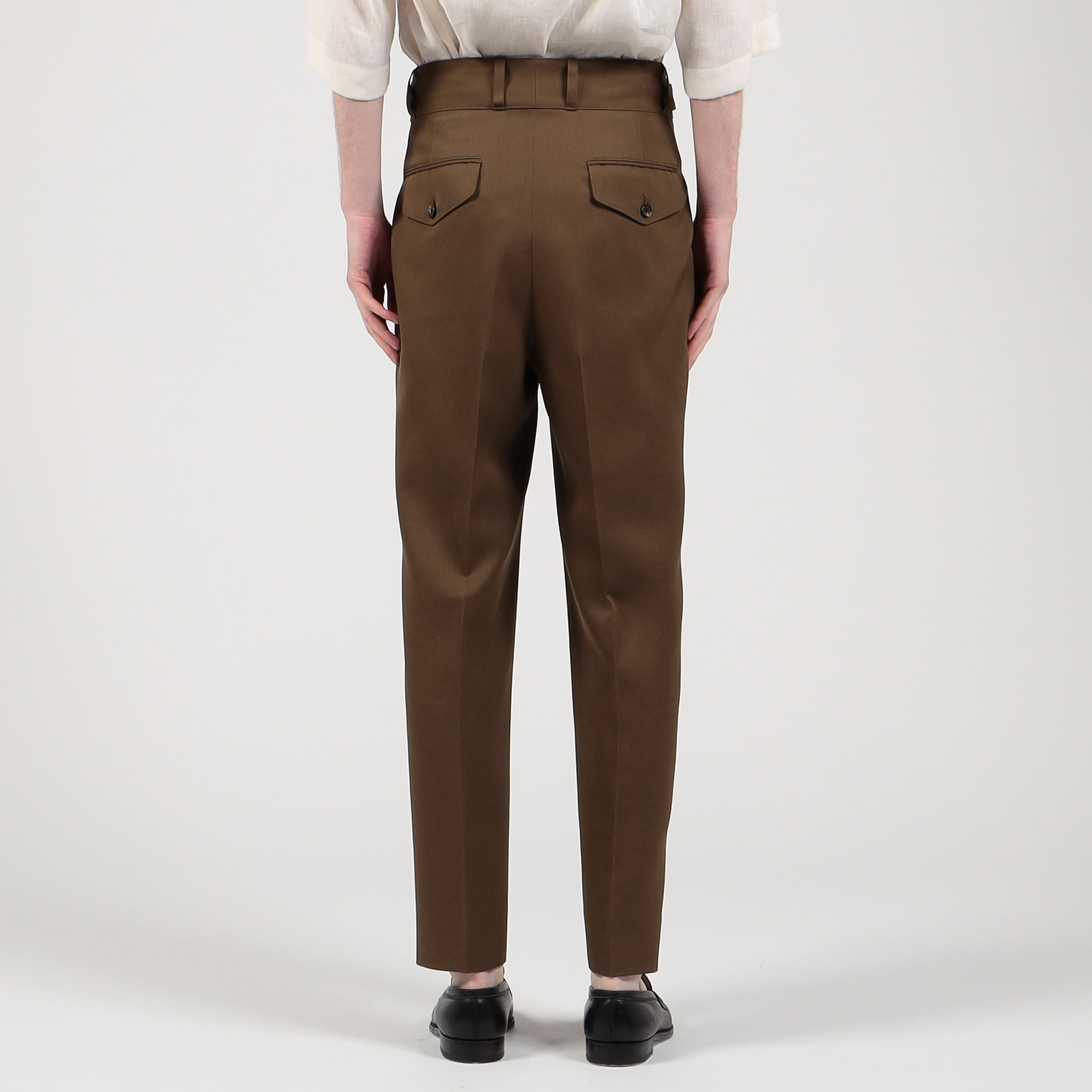 ○The CLASIK GURKHA TROUSERS｜トゥモローランド 公式通販
