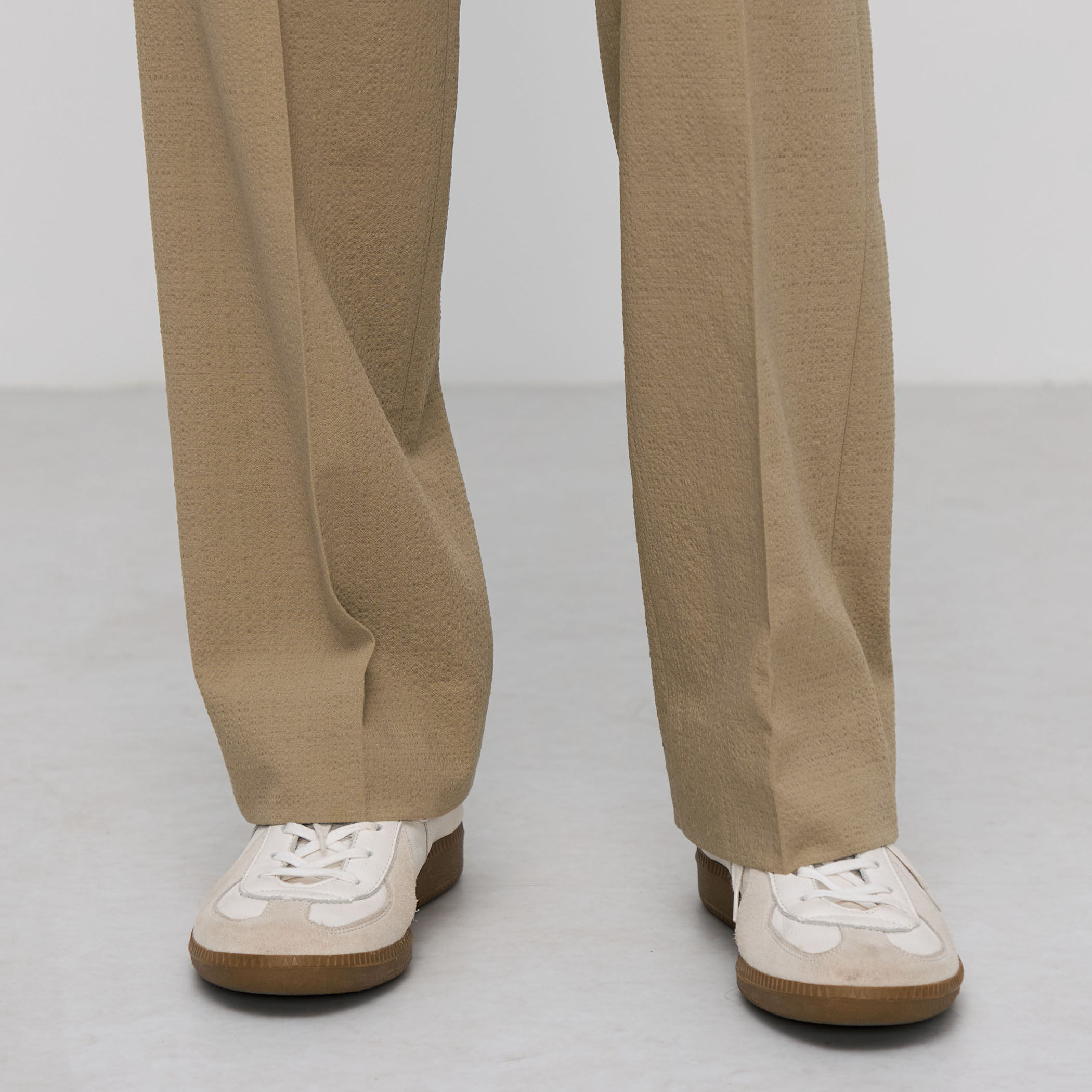 シアサッカー スリムストレートパンツ｜トゥモローランド 公式通販