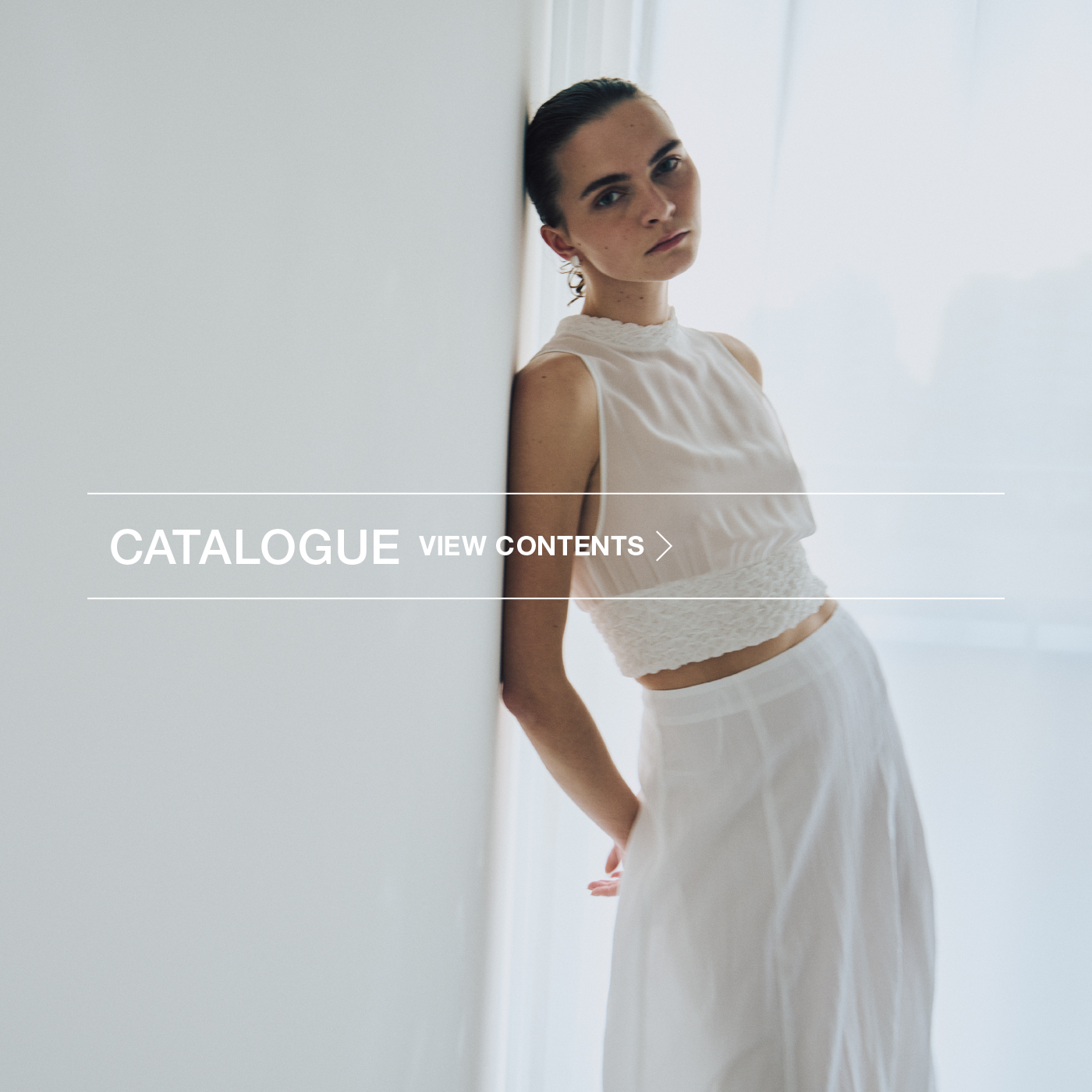 デ・プレ(DES PRS) TOMORROWLAND 未使用 カットソー デプレ DES PRS ビジュー付シルク混スカート O 黒 W66位 絹