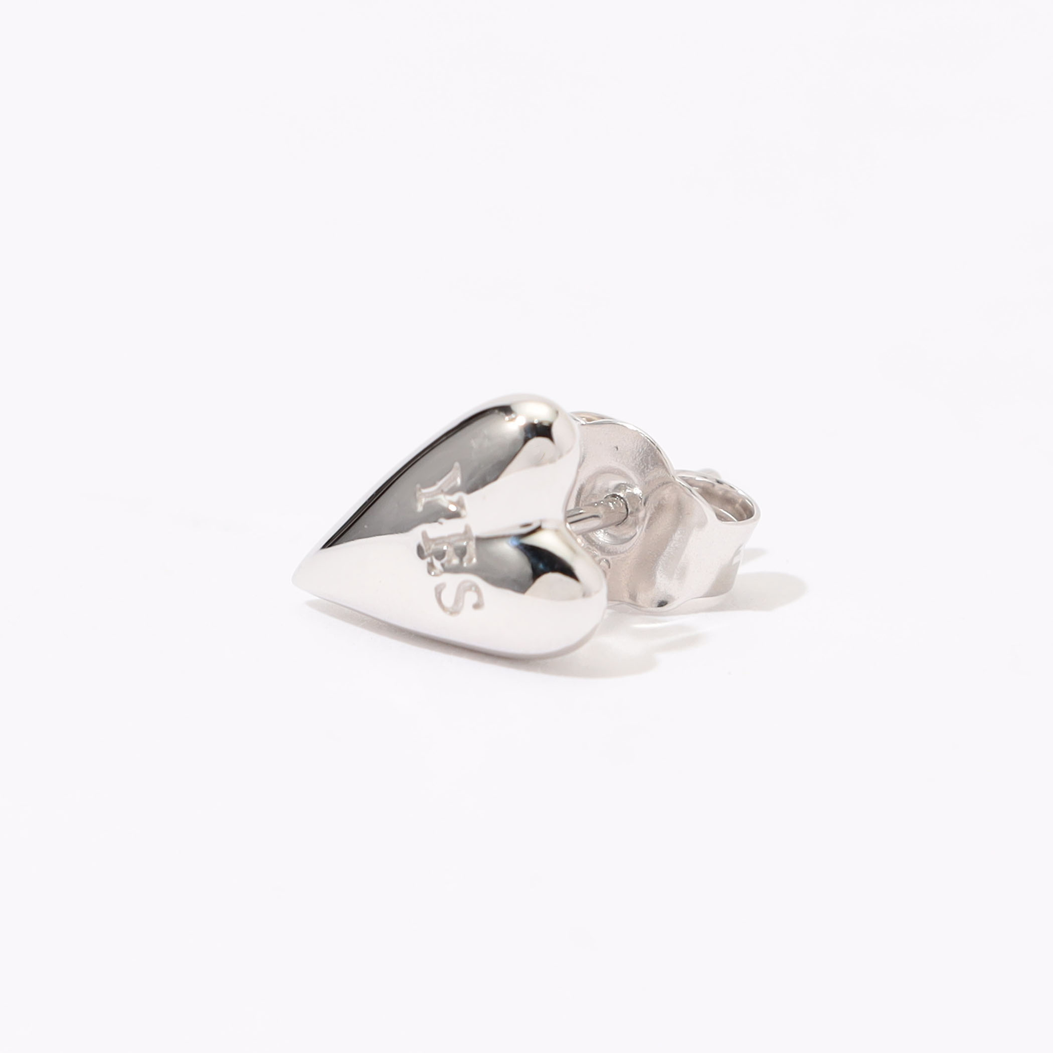 avgvst Yes-no Heart Studs シルバーピアス｜トゥモローランド 公式サイト