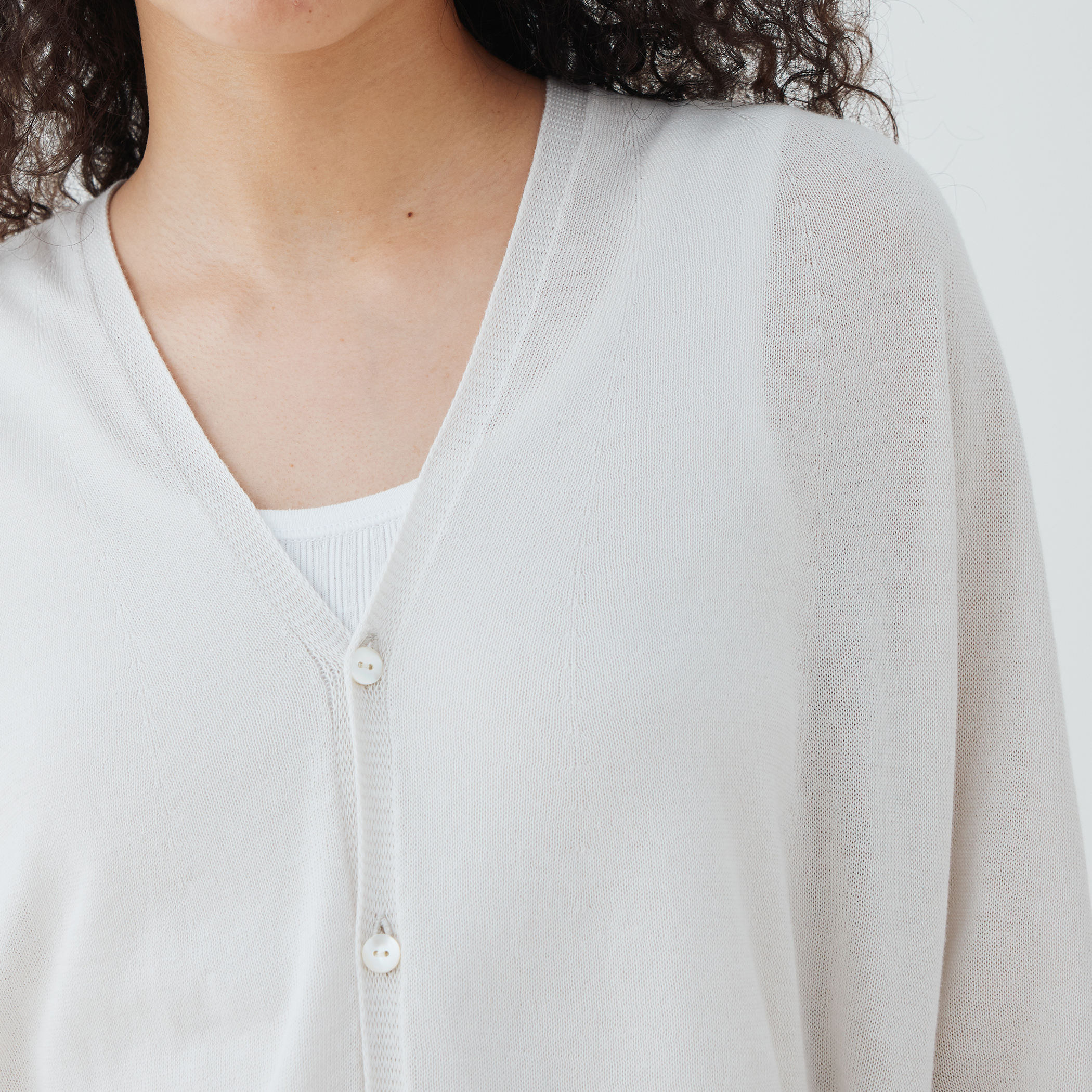 □ガーゼコットン Vネックカーディガン｜トゥモローランド 公式通販