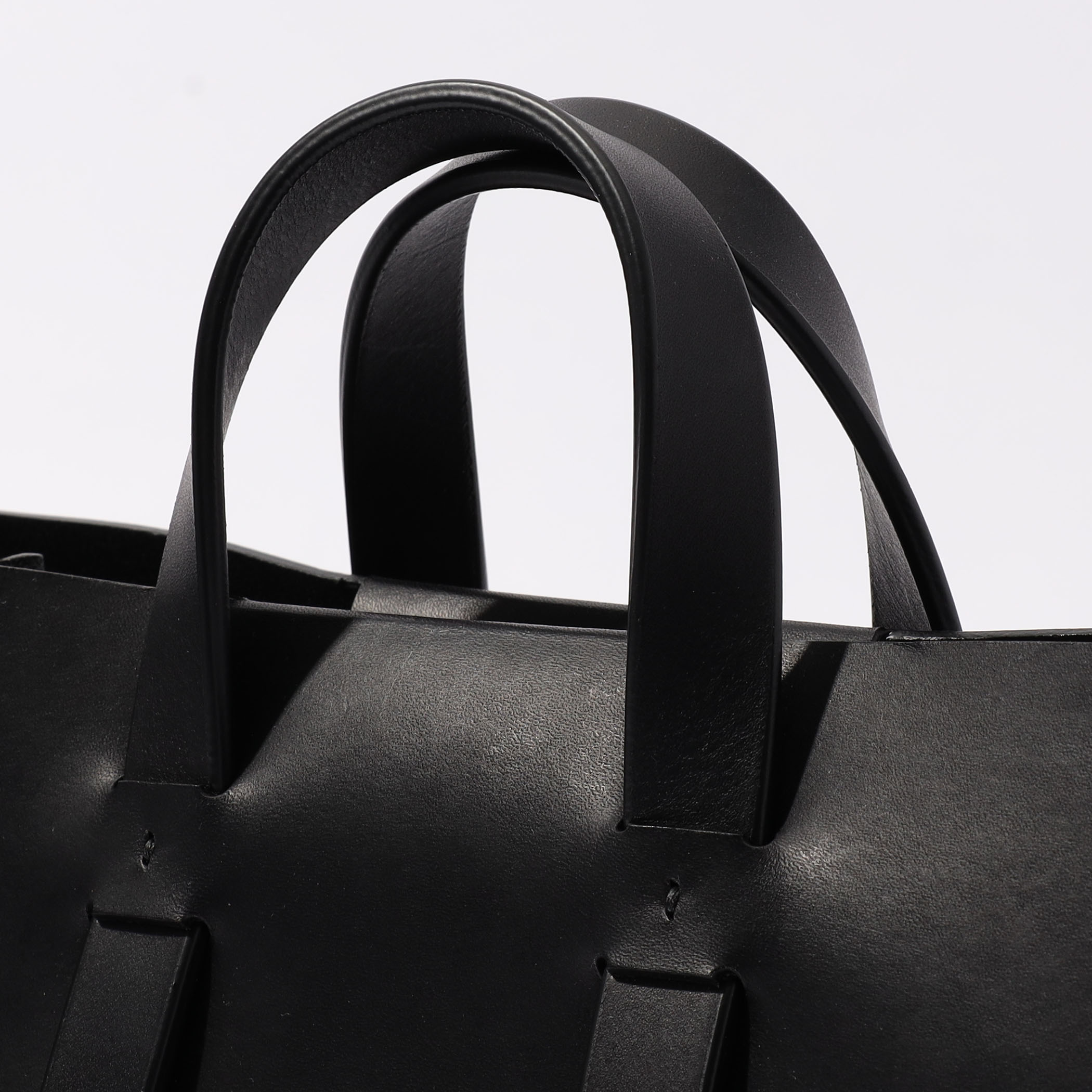 are studio  アースタジオ  barrel bag black ARRHE STUDIO DOPPIO CUBO MIDI ショルダーバッグ