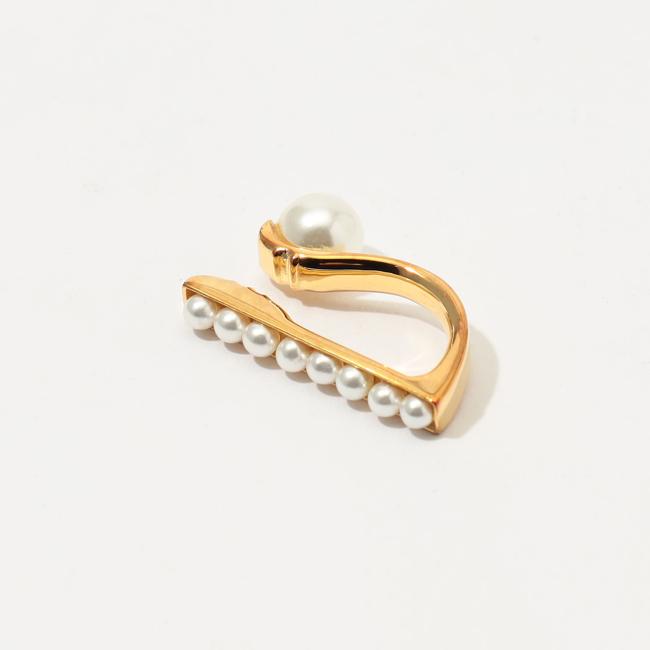 別注】januka Pearl イヤリング｜トゥモローランド 公式サイト