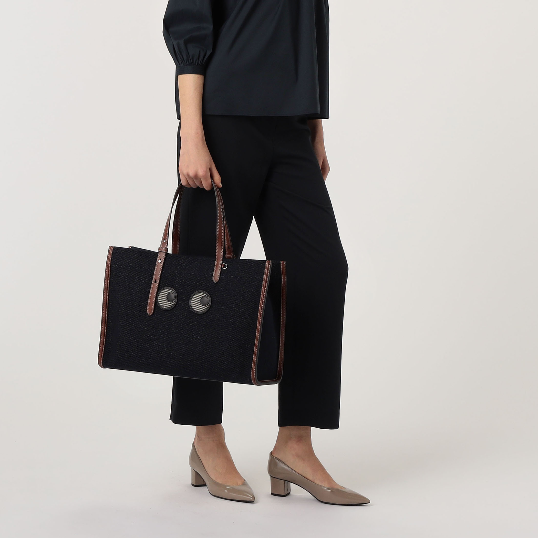 VIP価格☆【ANYA HINDMARCH】ネイビー EYES E/W トートバッグ アニヤハインドマーチ Anya Hindmarch ANYA HINDMARCH トート