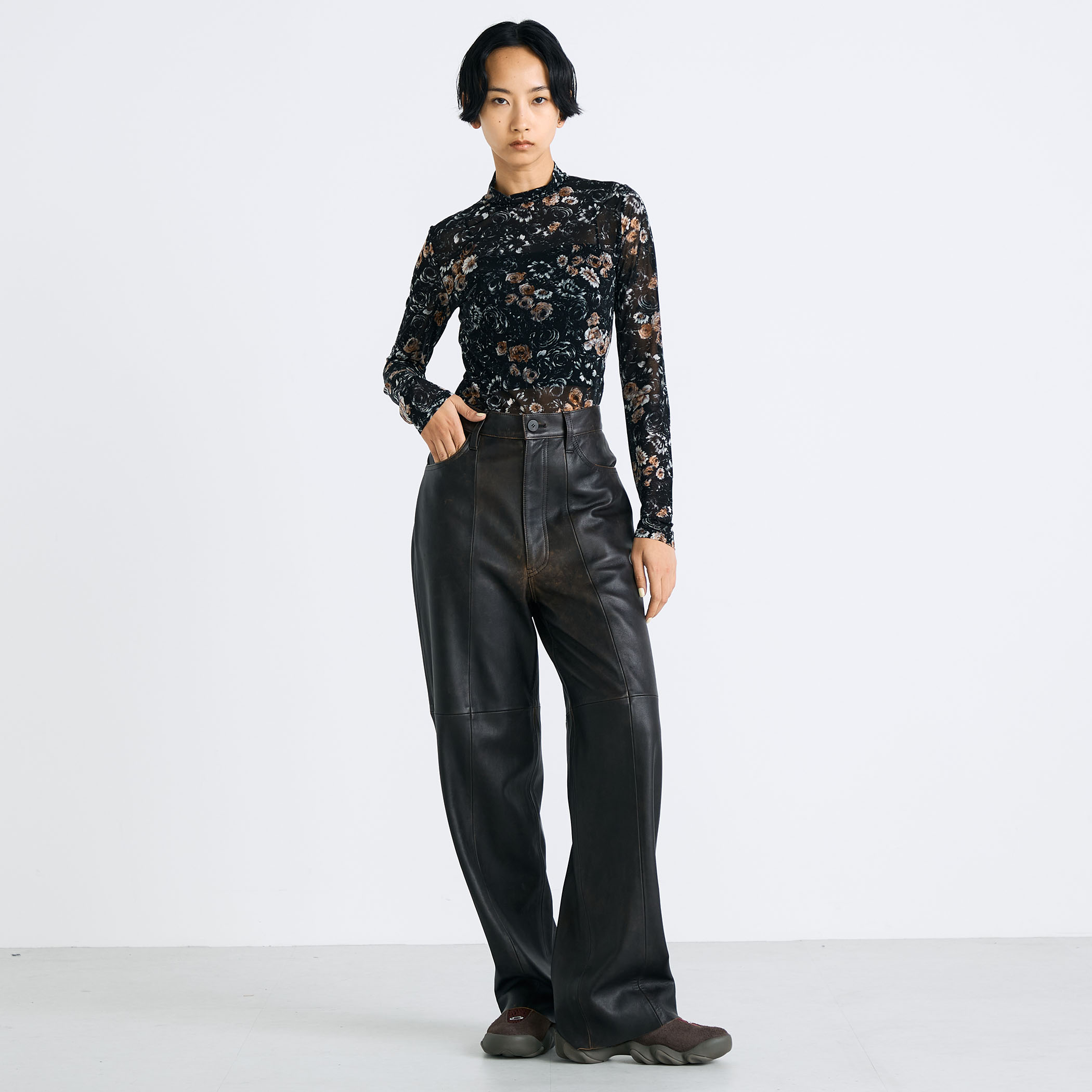 クラッシュレザーパンツ｜トゥモローランド 公式通販