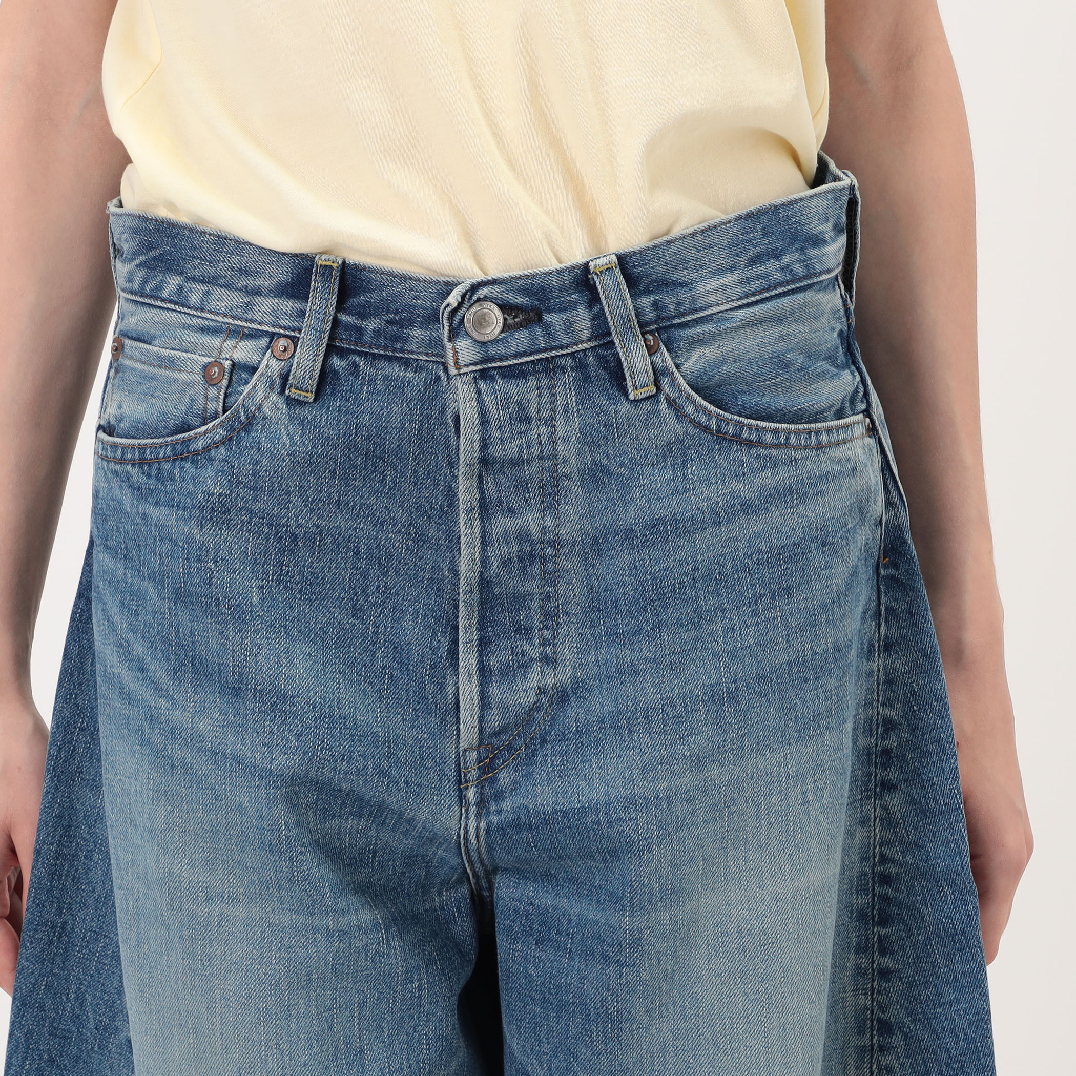 HYKE BARREL-LEG JEANS バレルレッグデニムパンツ｜トゥモローランド