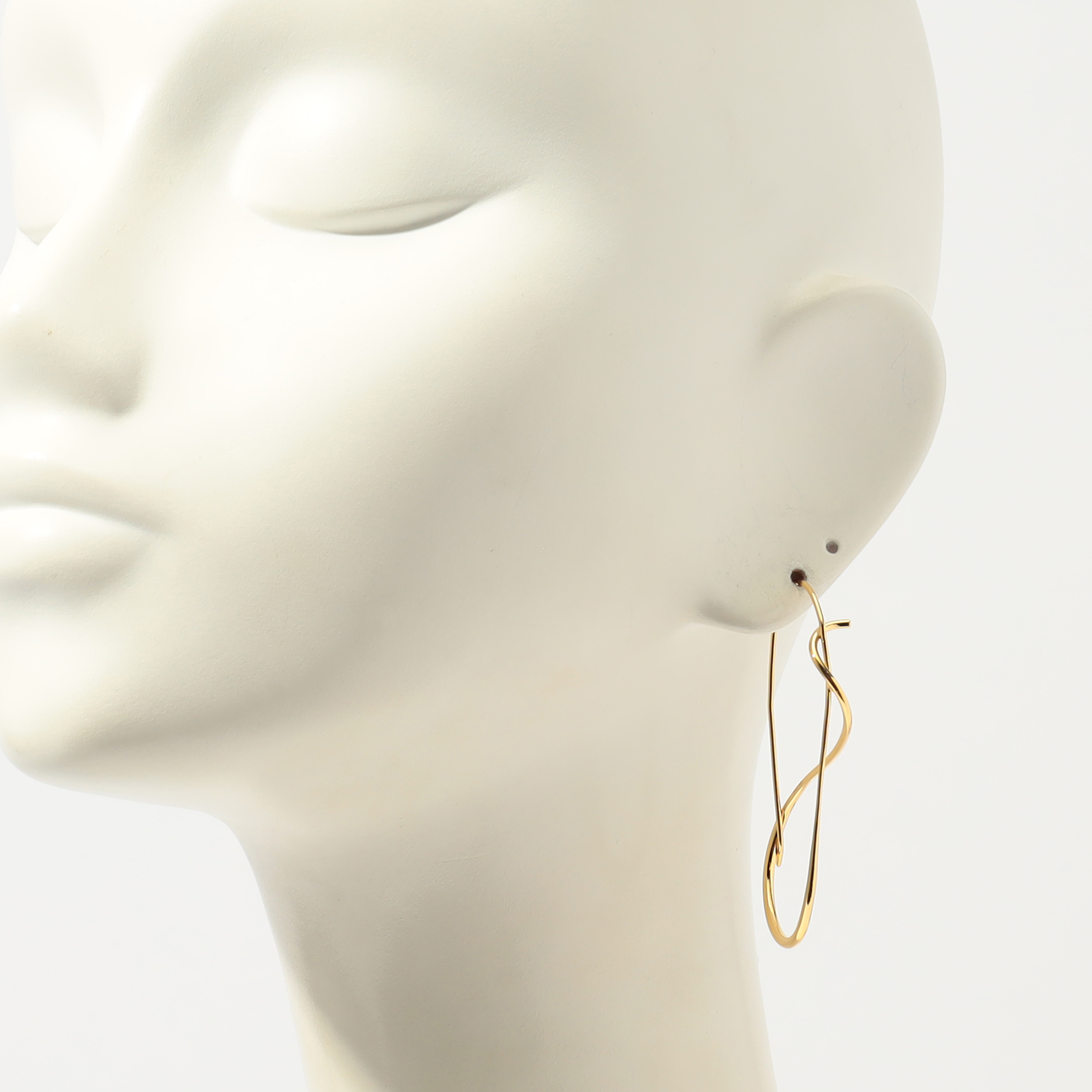 BAR JEWELLERY ゴールドカーブピアス BAR Jewellery EQUILIBRIUM ゴールド ピアス｜トゥモローランド