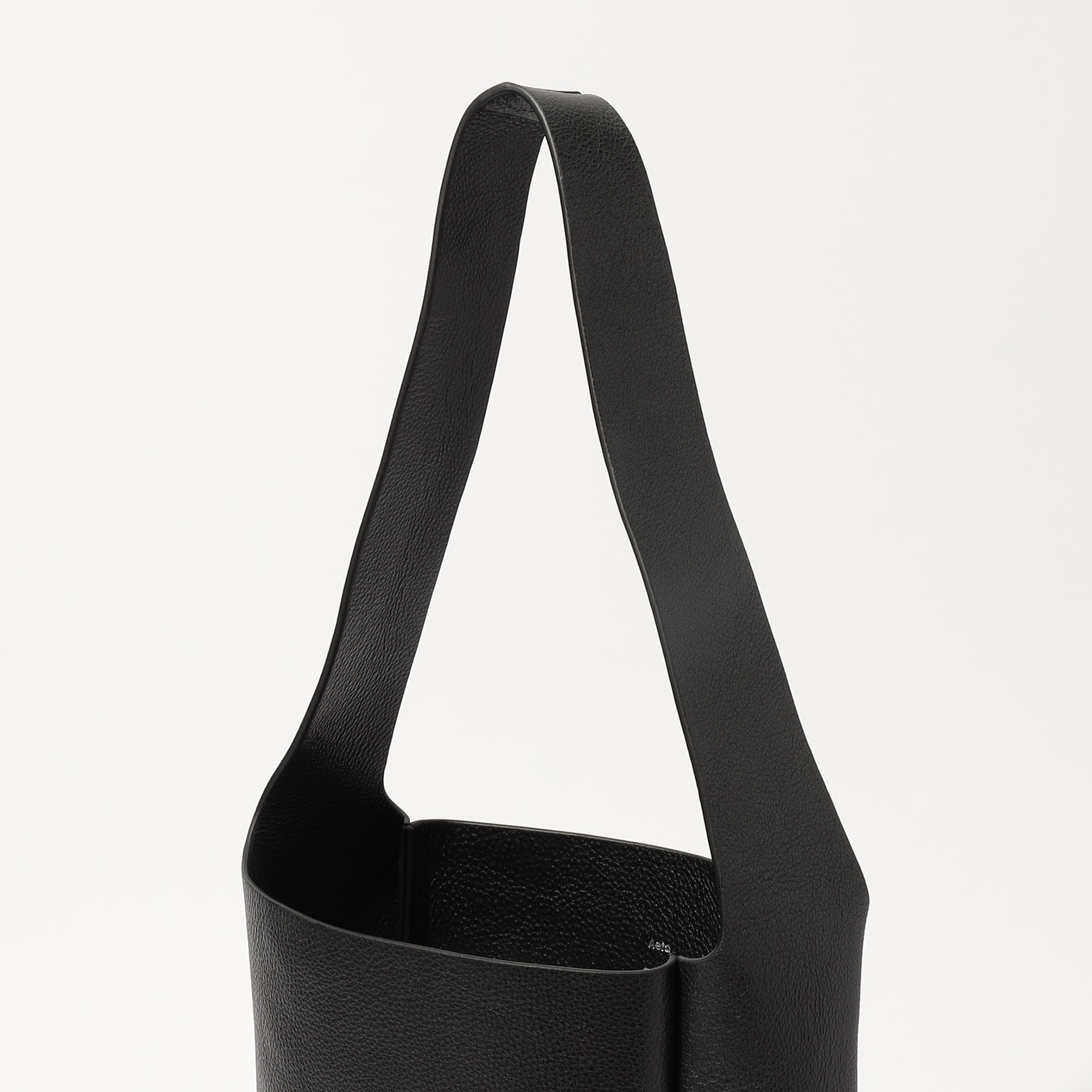 Aeta SHOULDER：S｜トゥモローランド 公式サイト