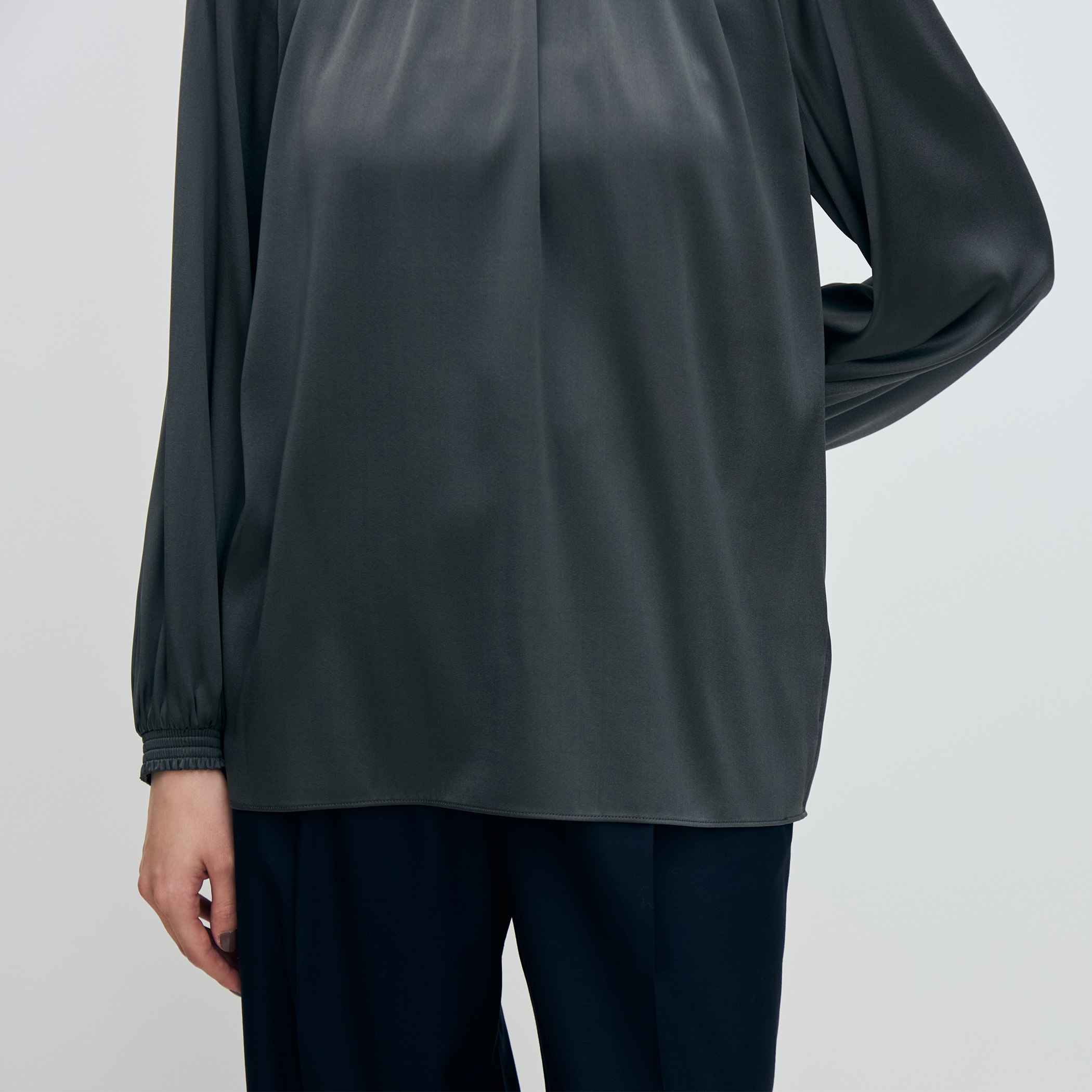 【トゥモローランド コレクション】ストライプ　ブラウス　スタンドカラー　シルク TOMORROWLAND （トゥモローランド）の「トラックストライプ