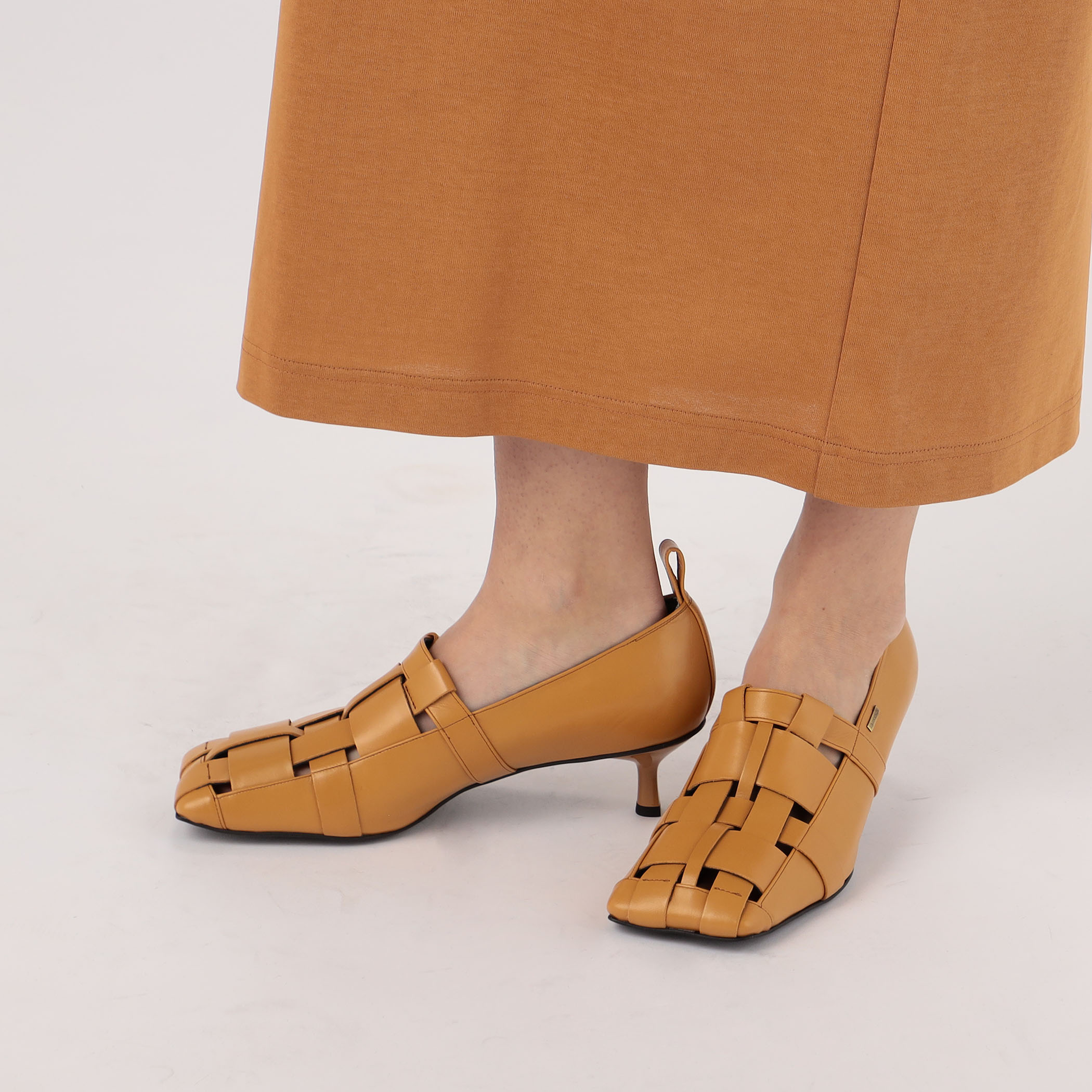 LAURENCE オルタネートメッシュパンプス｜トゥモローランド 公式通販