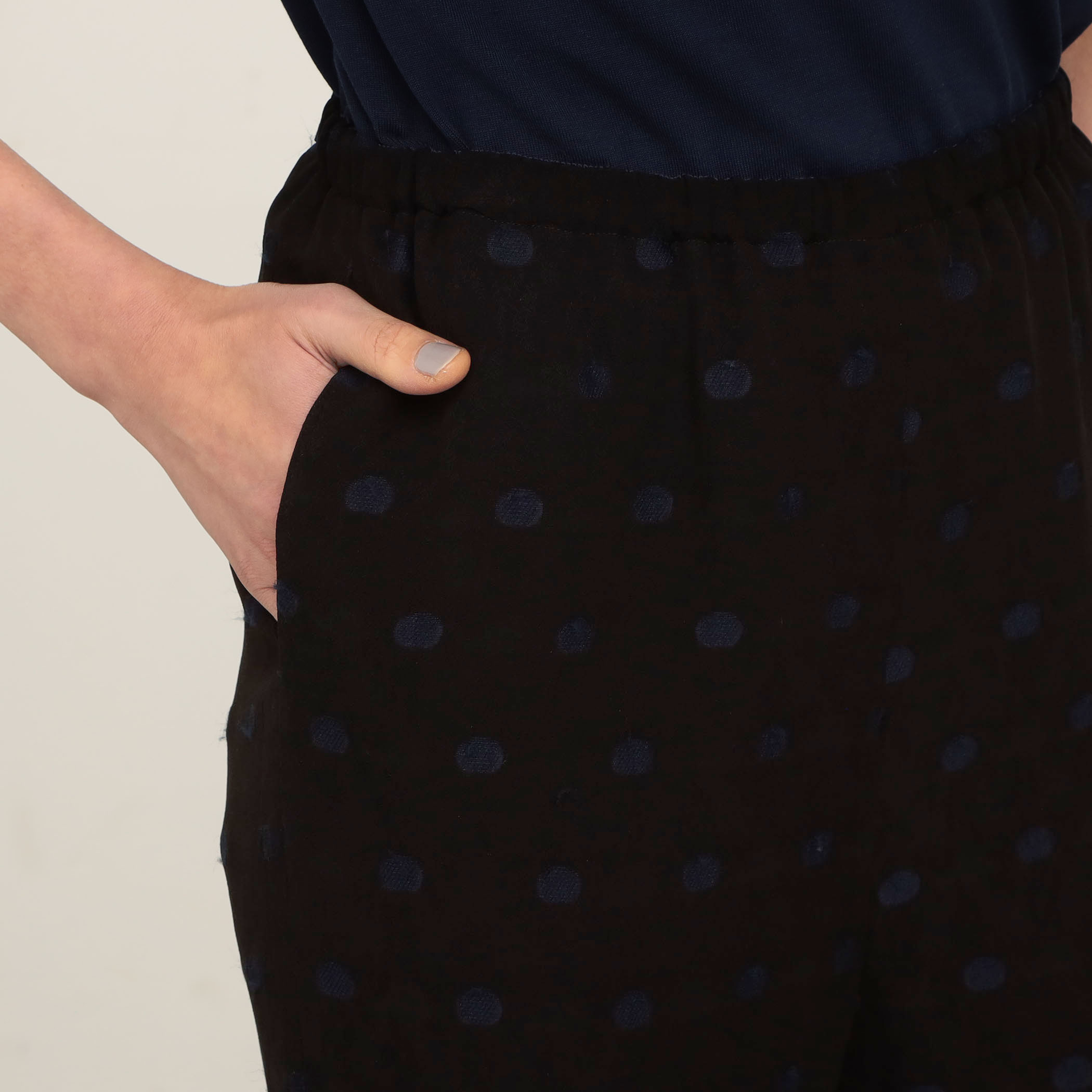 ジャカードドット フレアパンツ｜トゥモローランド 公式通販