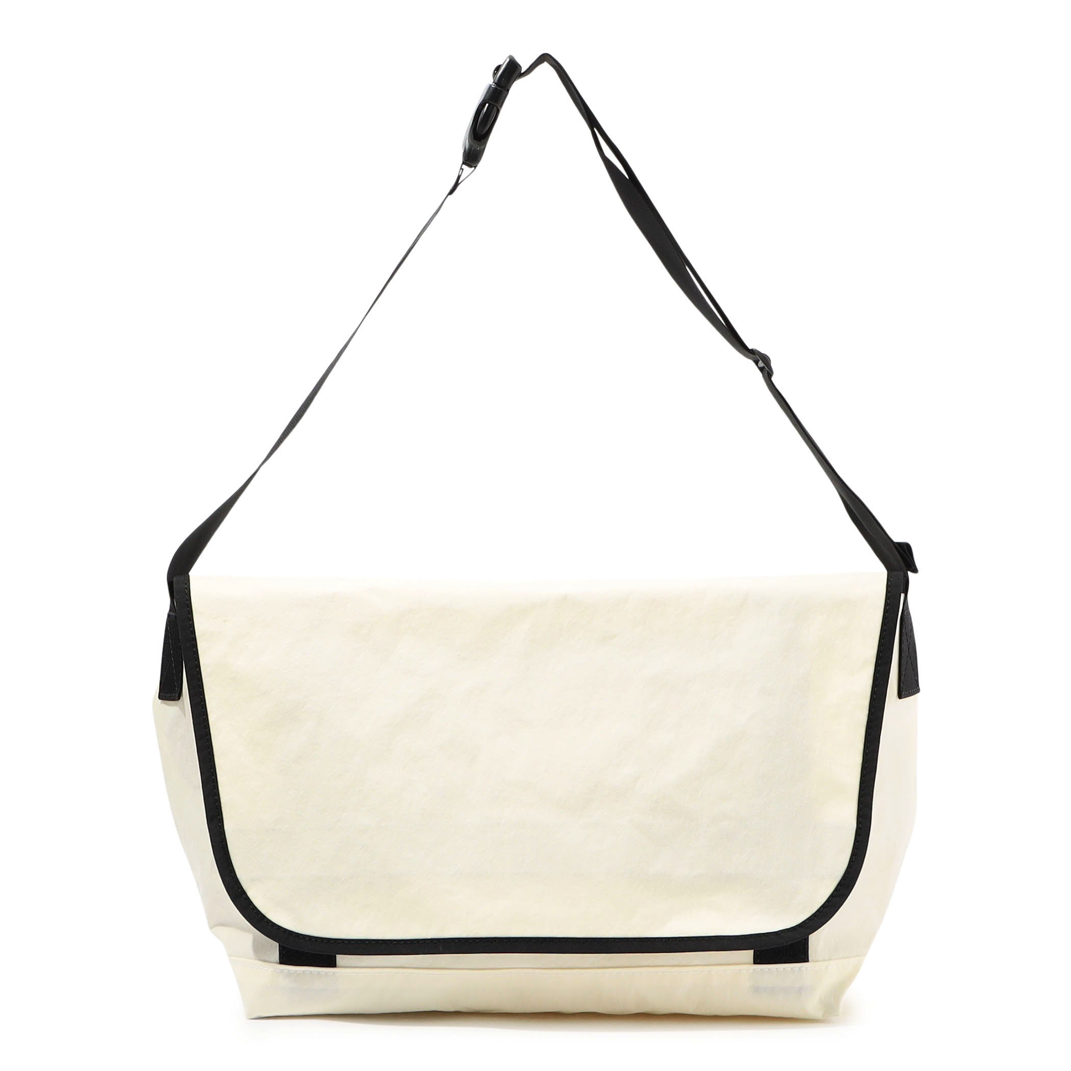 TEMBEA MESSENGER バッグ