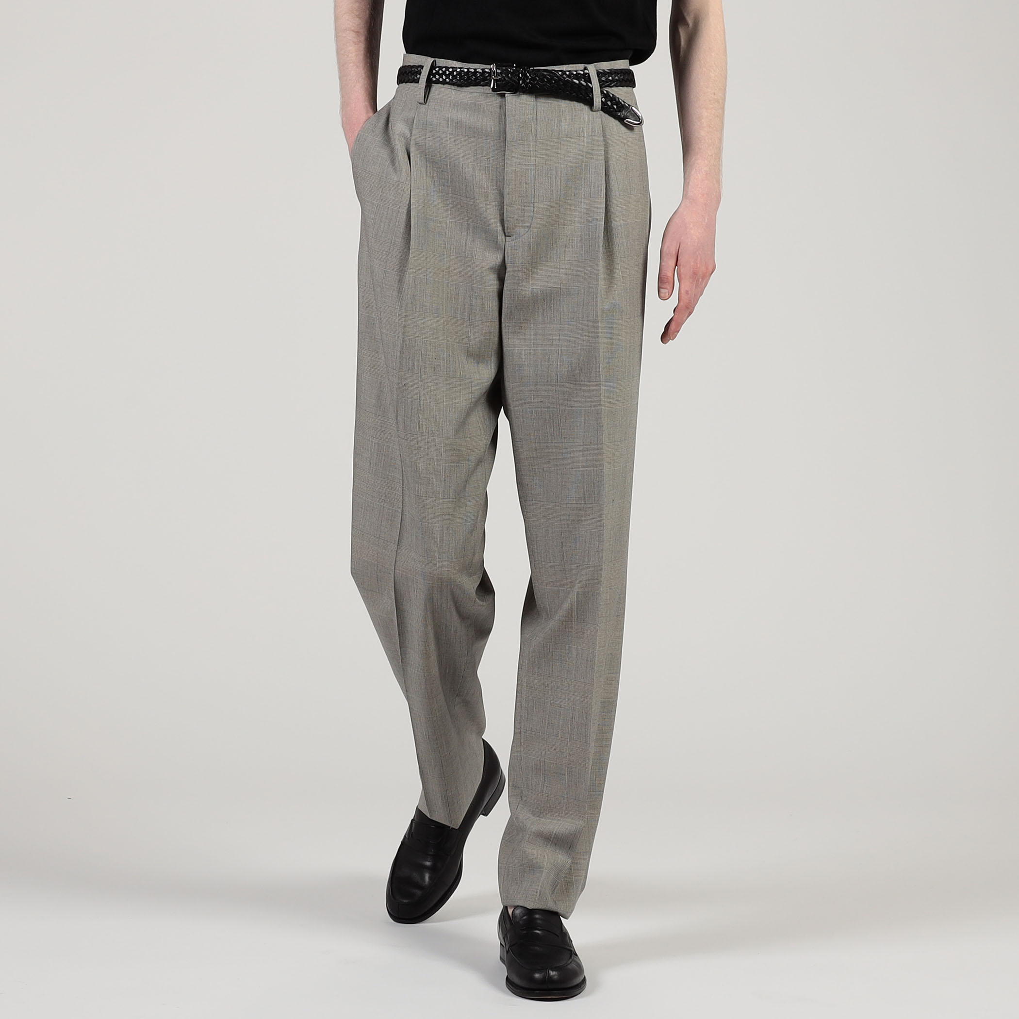 ウールシルク 1プリーツ テーパードスラックス｜トゥモローランド 公式通販