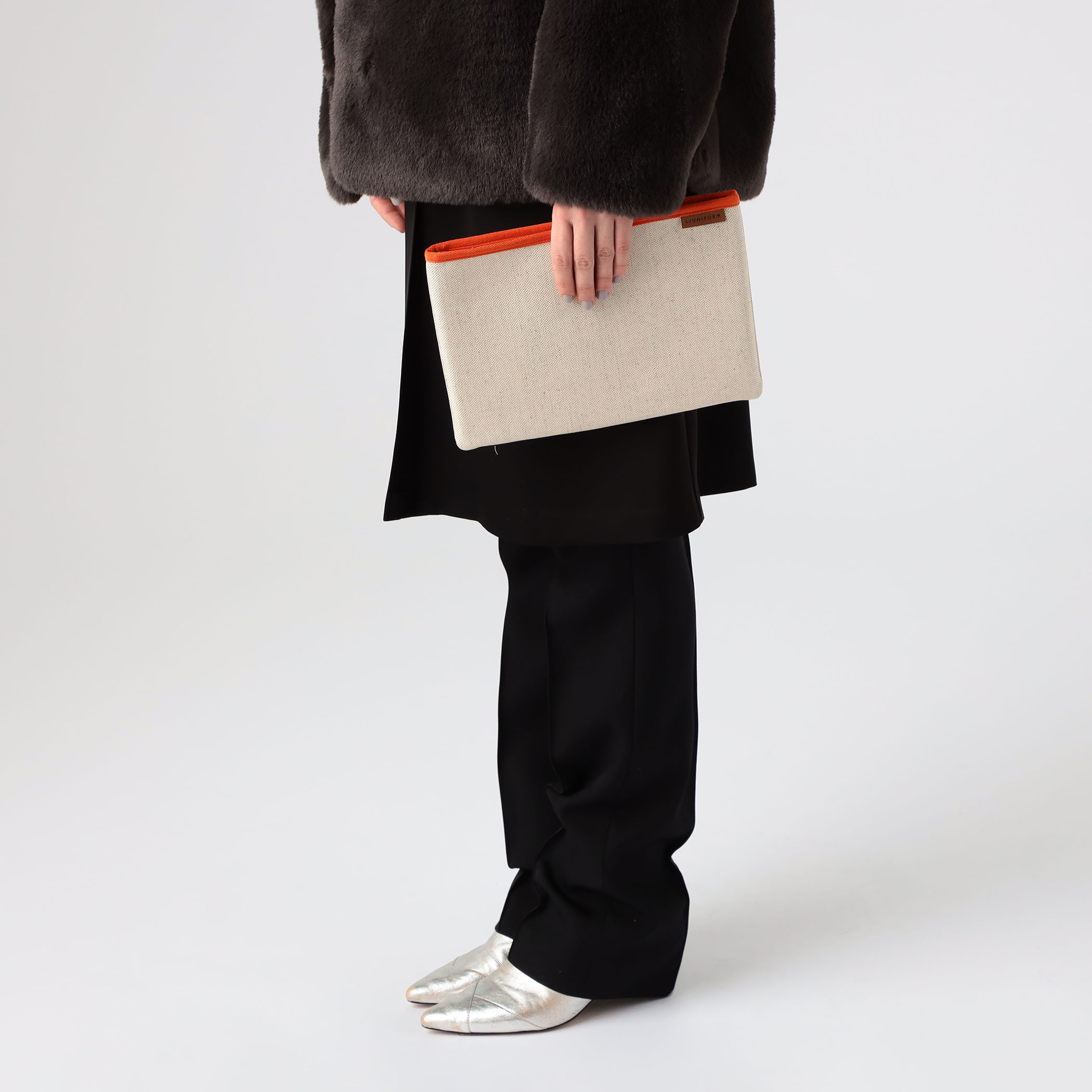 L/UNIFORM ポーチ L/UNIFORM MEDIUM POUCH｜トゥモローランド 公式通販