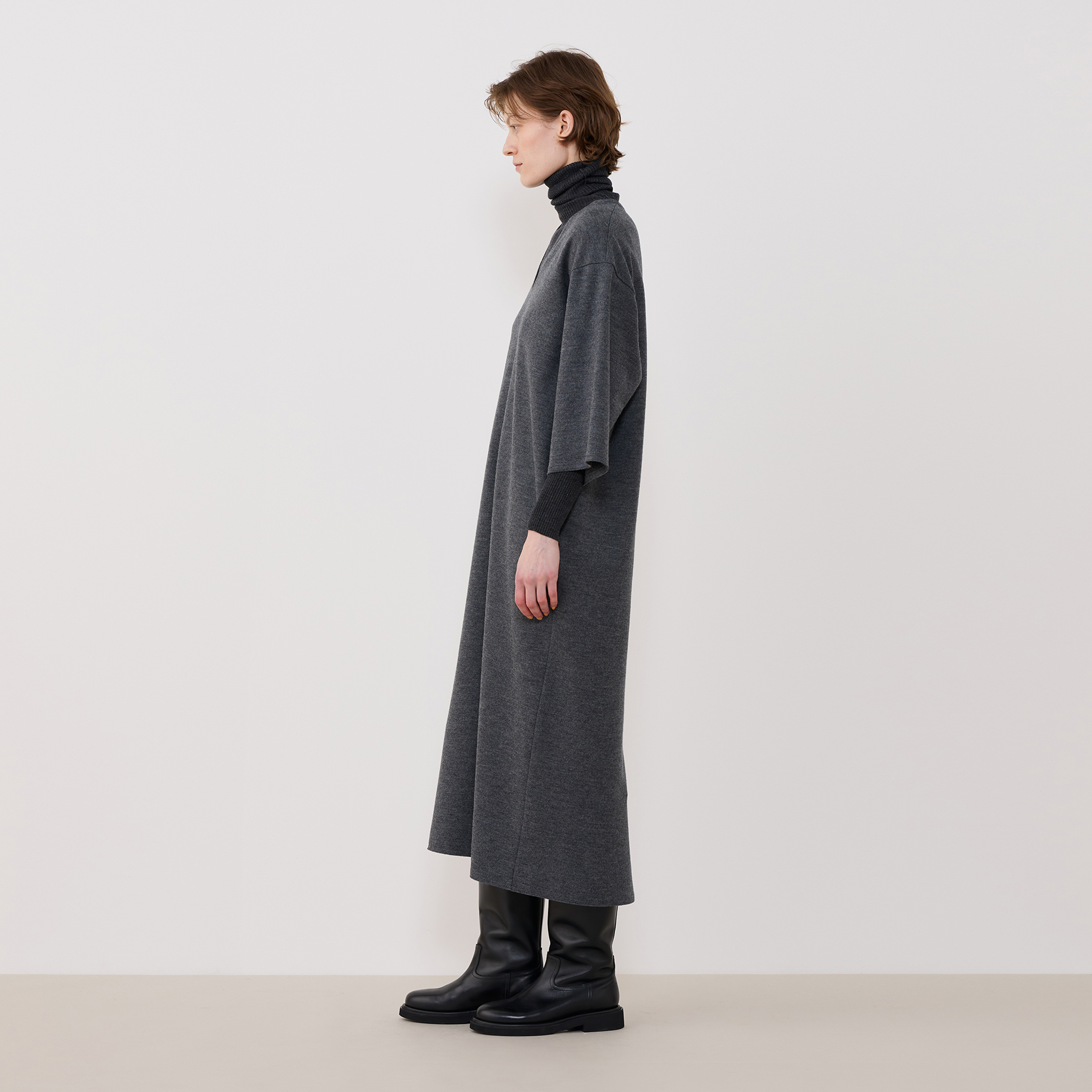 ミルドスムース Vネックワンピース｜トゥモローランド 公式通販