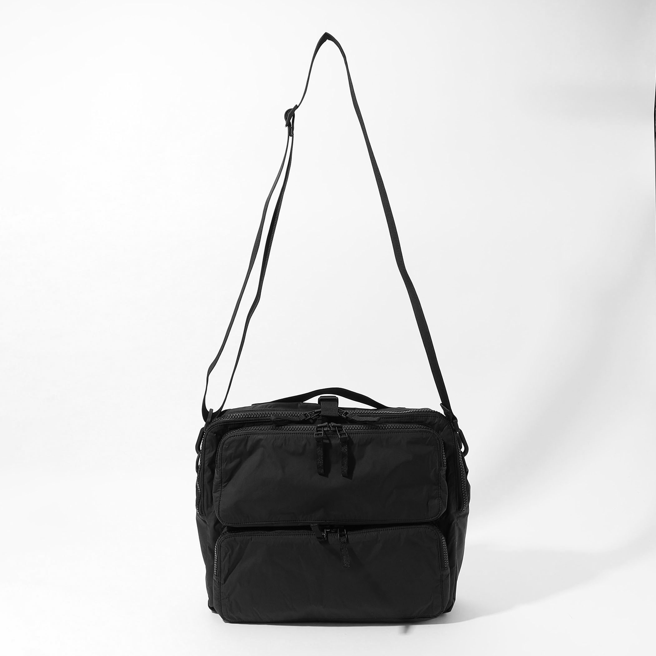 ナイロン メッセンジャーバッグ AGAW0804｜トゥモローランド 公式通販