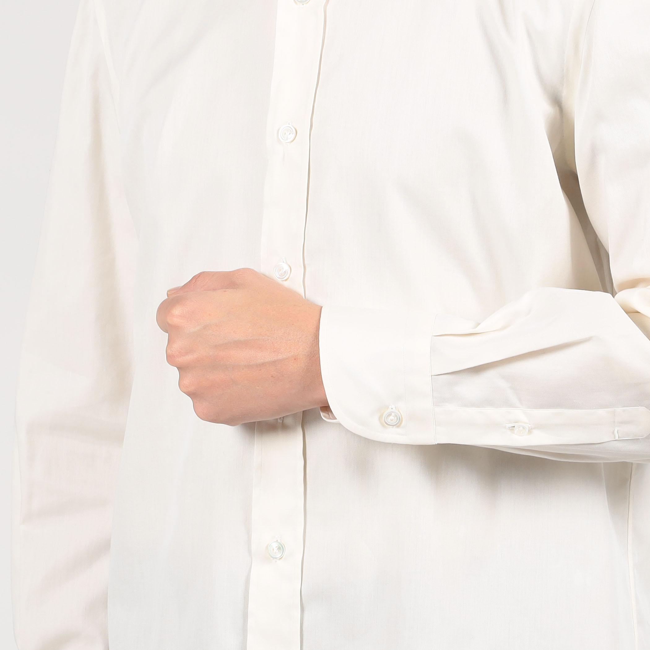 美品　TOMORROWLAND 　長袖シャツ　メンズ　PILGRIM 白　2点 美品 TOMORROWLAND 長袖シャツ メンズ PILGRIM 白 2点 TOMORROWLAND