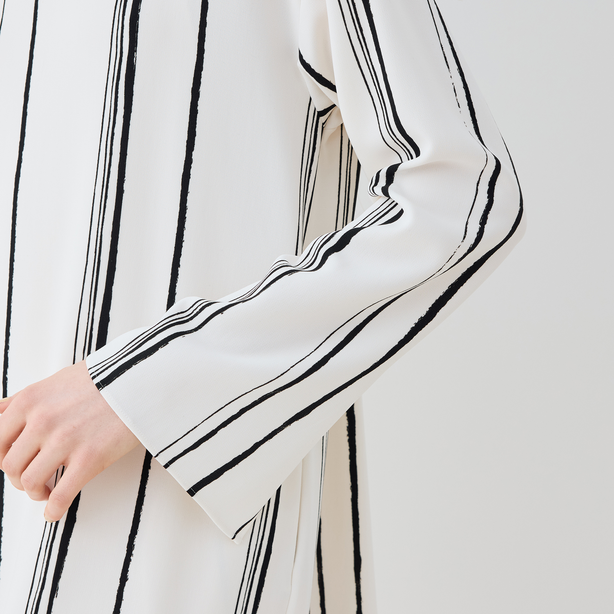 ドローイングラインプリント クルーネックマキシワンピース