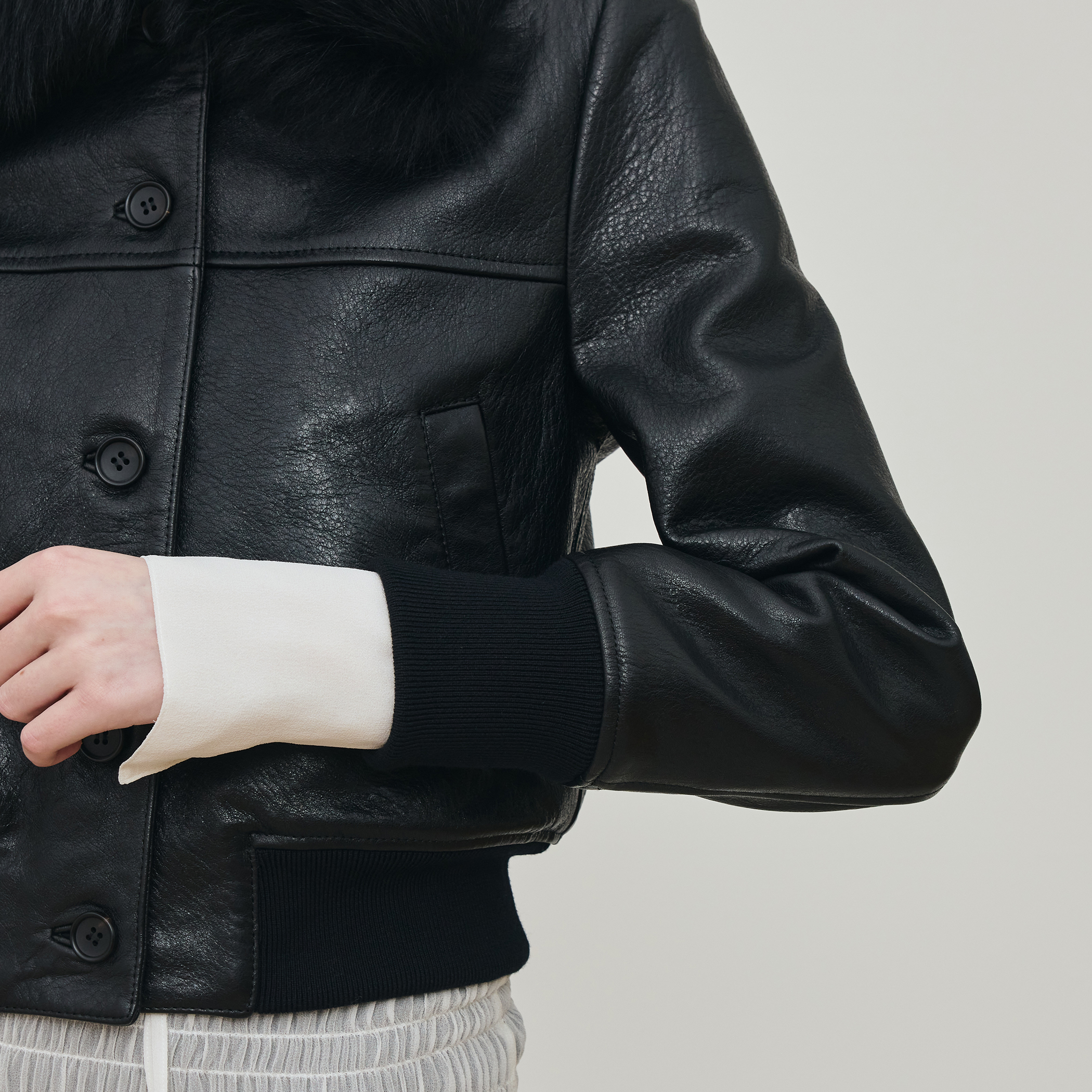 リンクルレザー ムートンカラーブルゾン｜トゥモローランド 公式通販